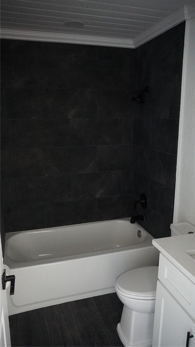 Image 18 of 29 For 177 Dowling Avenue Ne