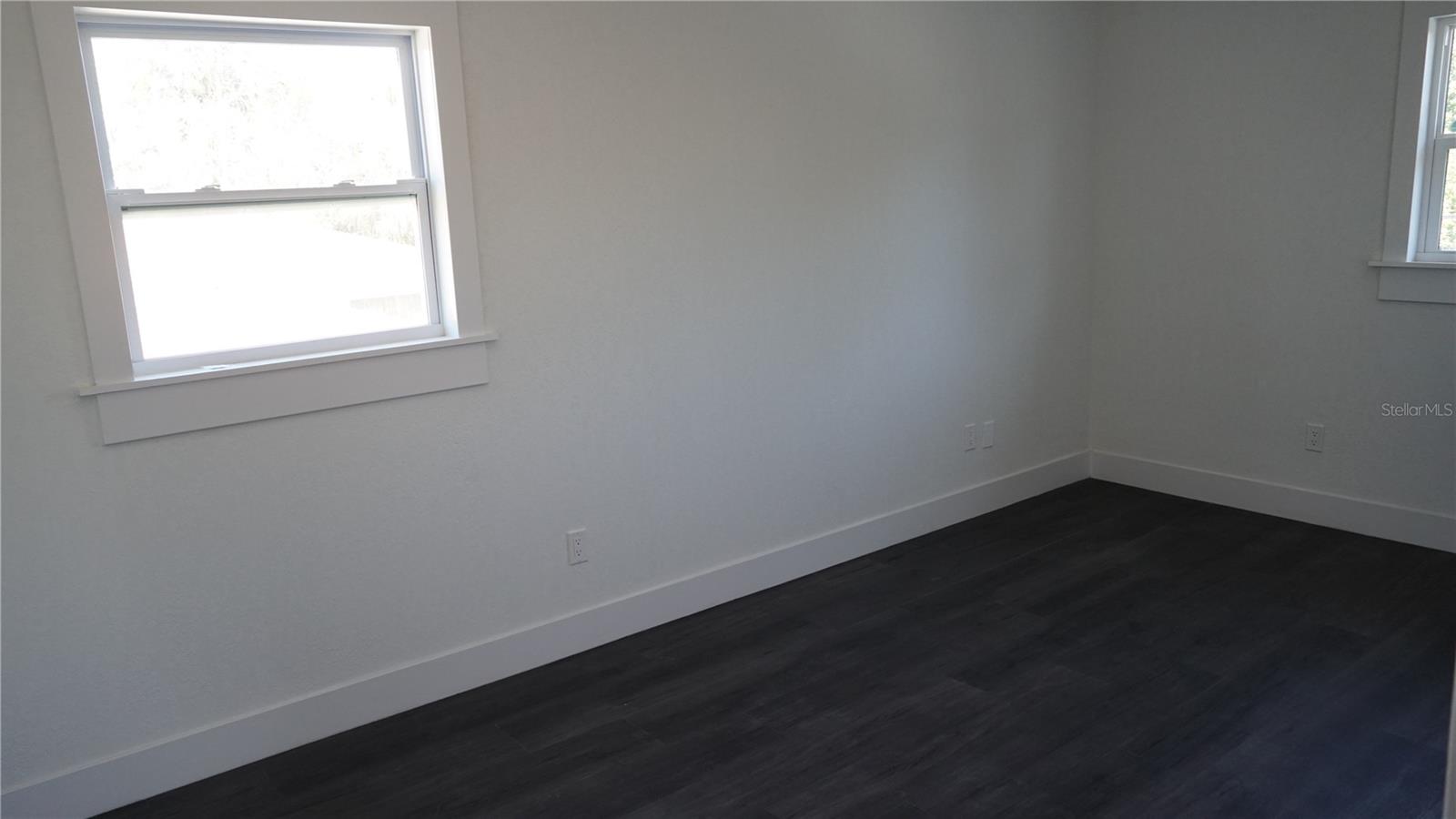 Image 19 of 29 For 177 Dowling Avenue Ne