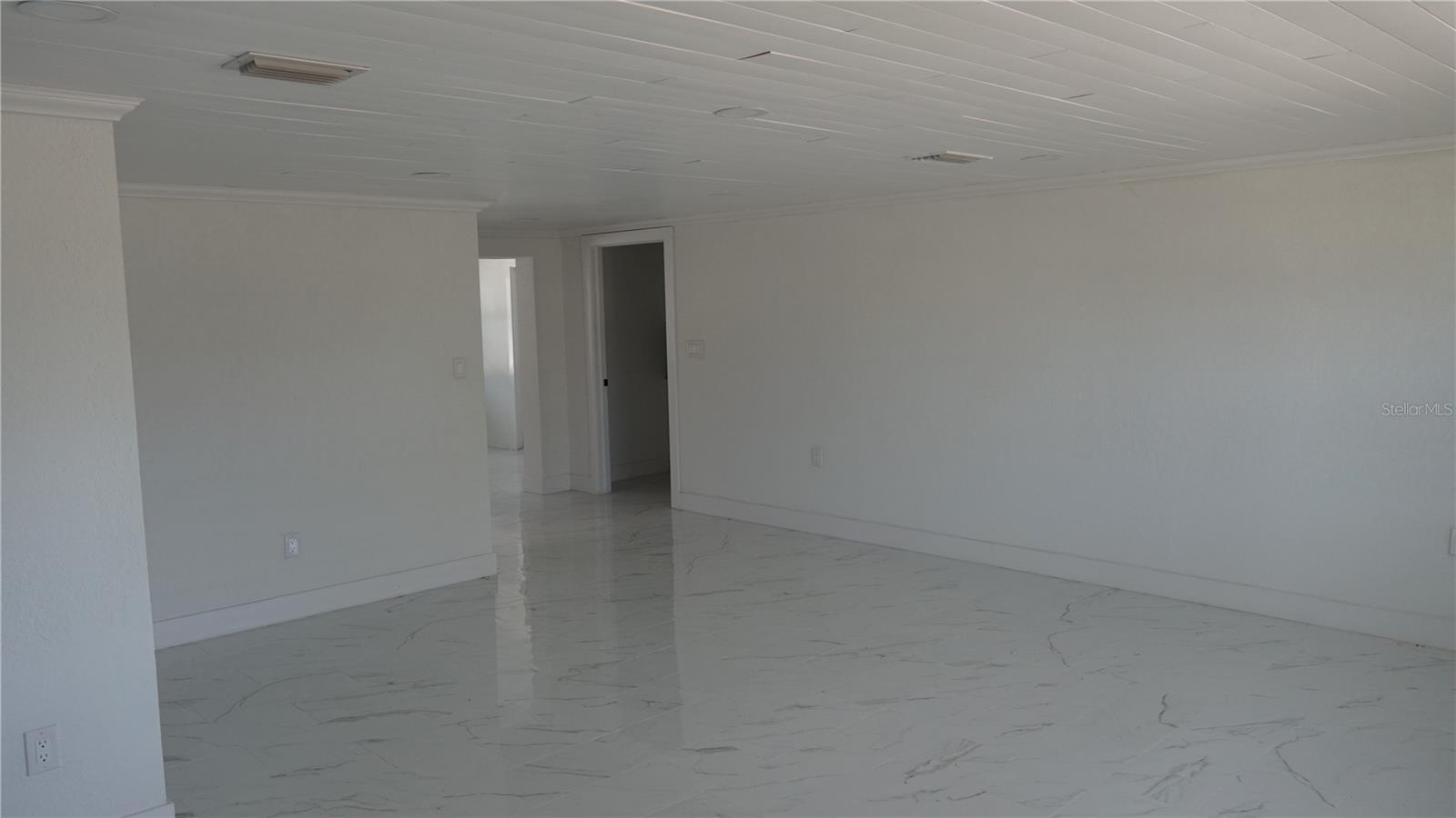 Image 3 of 29 For 177 Dowling Avenue Ne