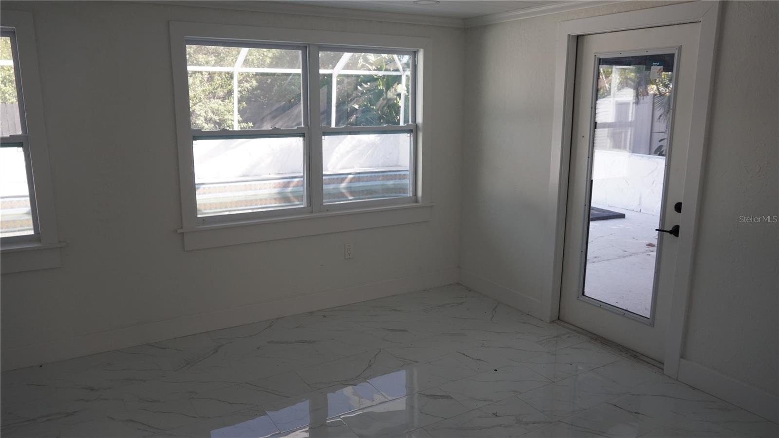 Image 5 of 29 For 177 Dowling Avenue Ne