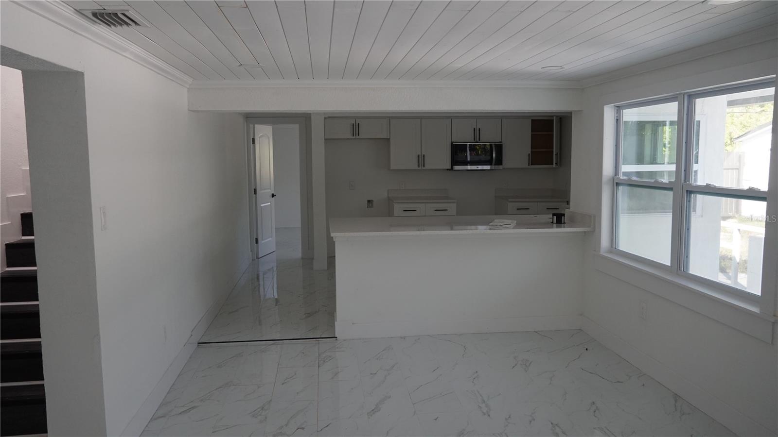 Image 6 of 29 For 177 Dowling Avenue Ne