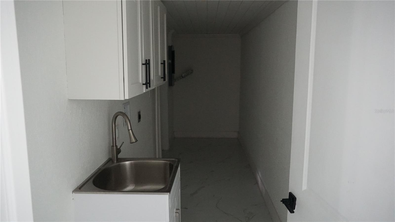 Image 7 of 29 For 177 Dowling Avenue Ne