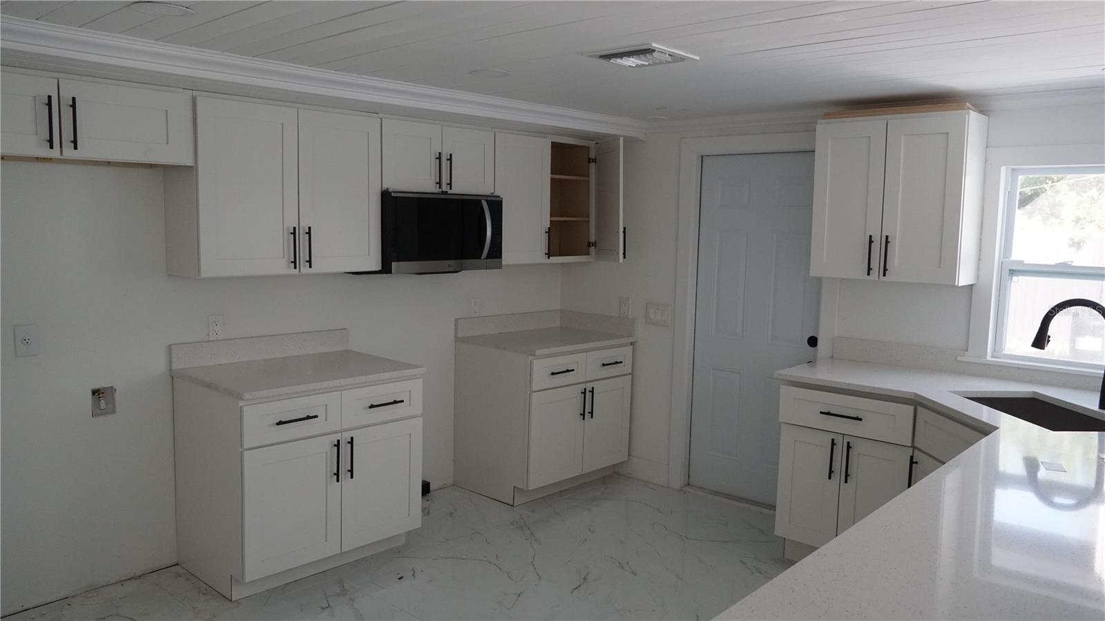 Image 8 of 29 For 177 Dowling Avenue Ne