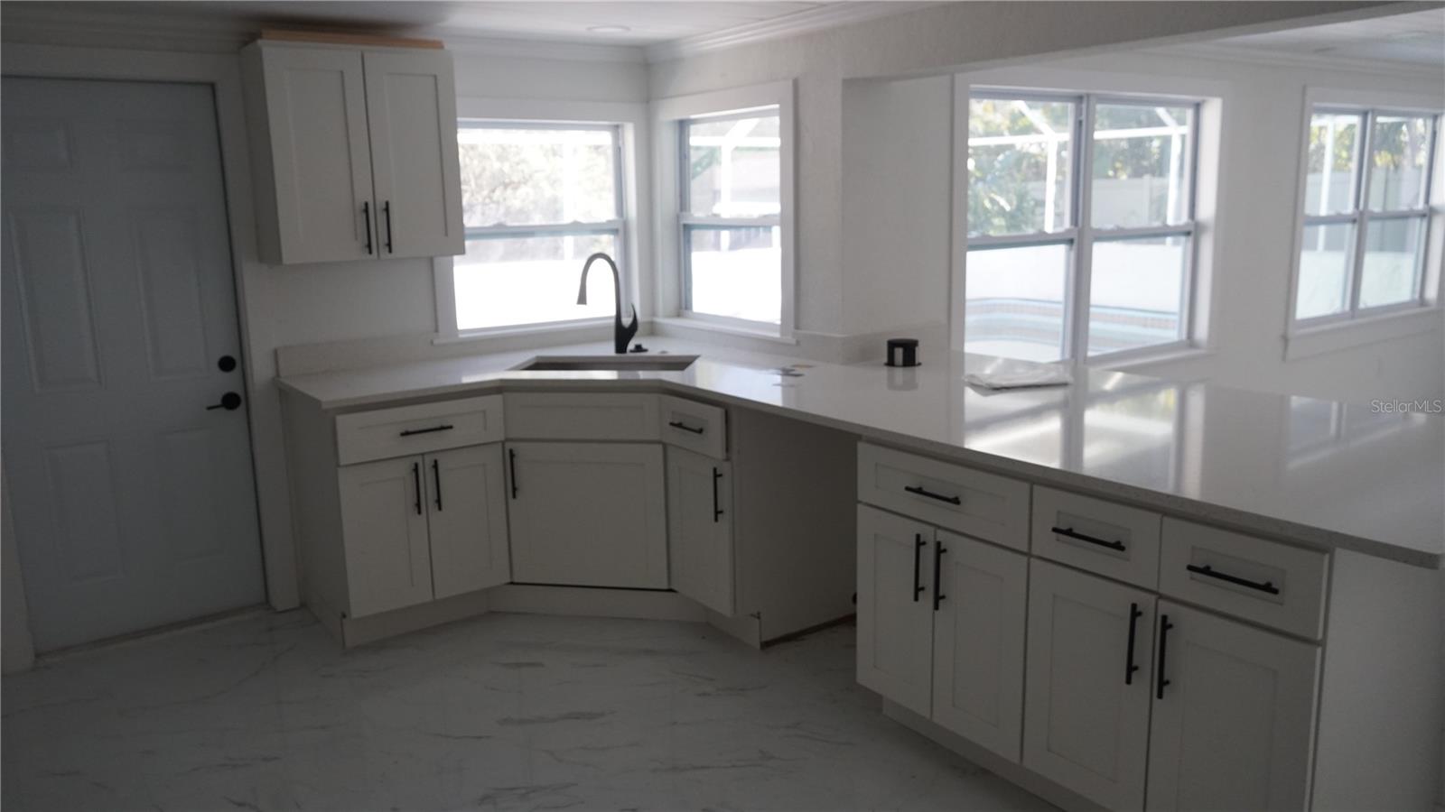 Image 9 of 29 For 177 Dowling Avenue Ne