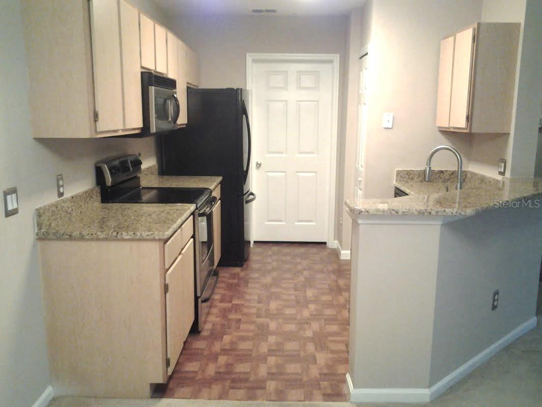 Image 4 of 15 For 6578 Swissco Drive 124