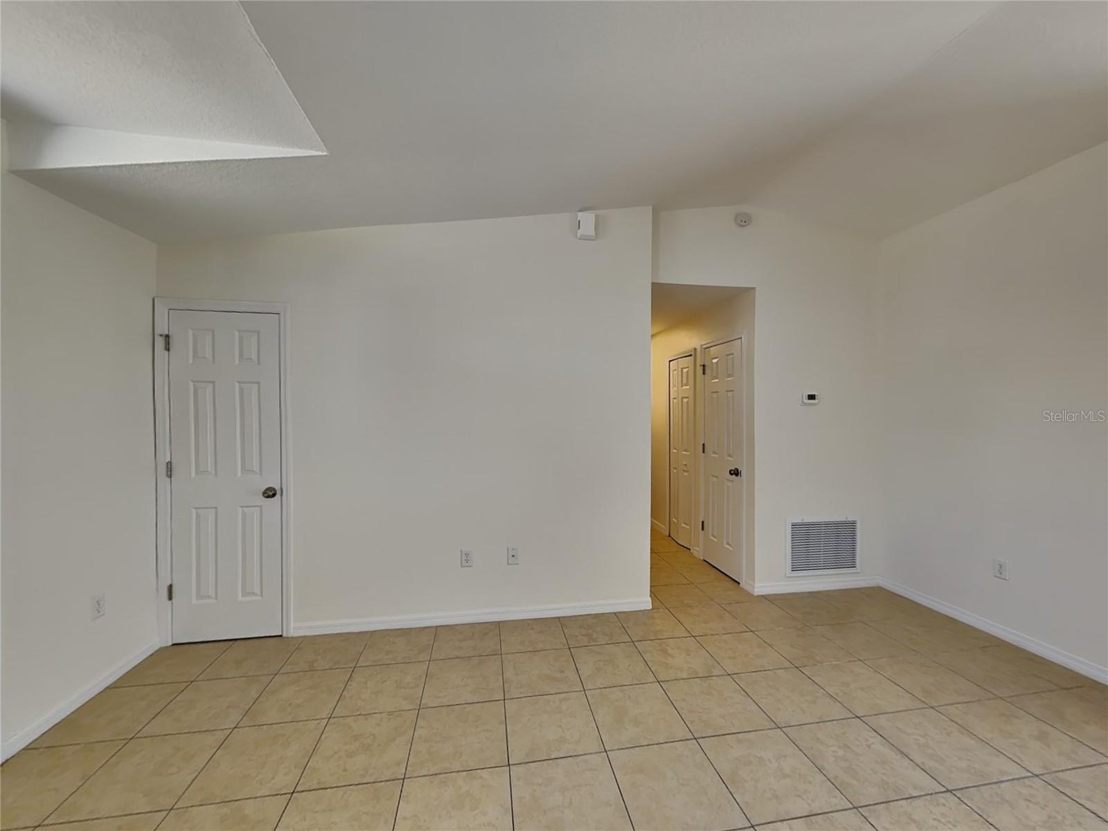 Image 4 of 15 For 374 Willow Song Court