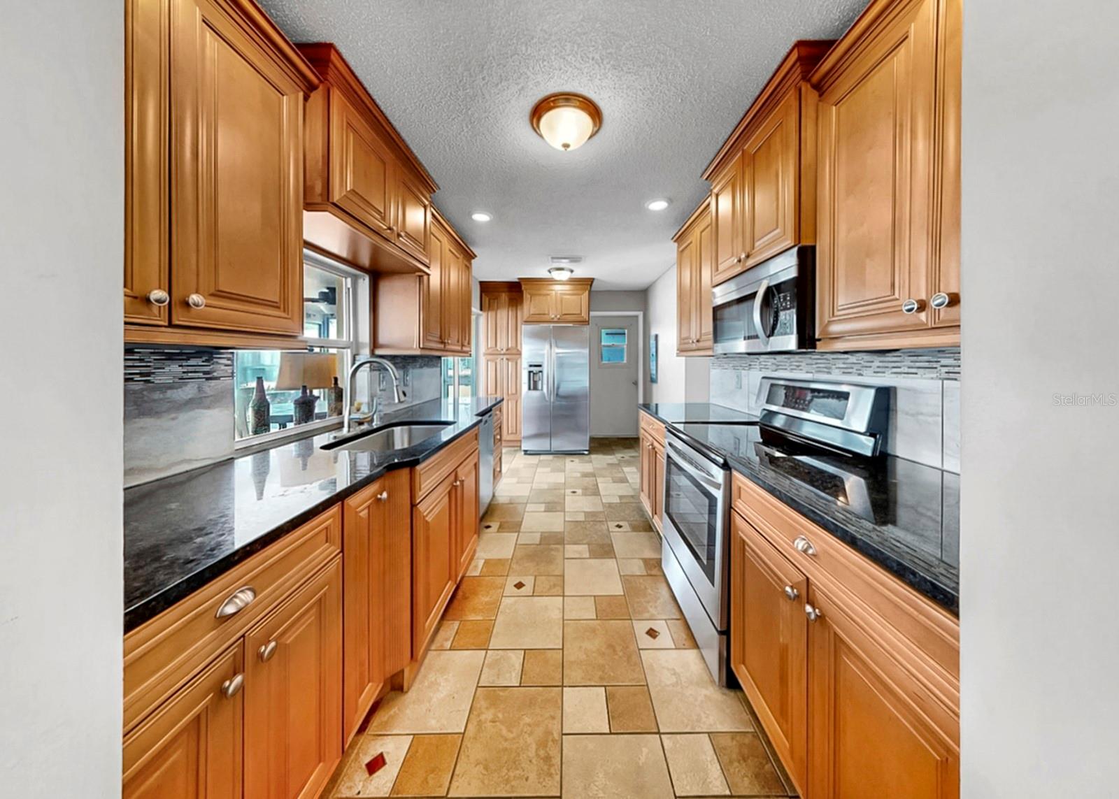 Image 15 of 60 For 4005 Palm Court