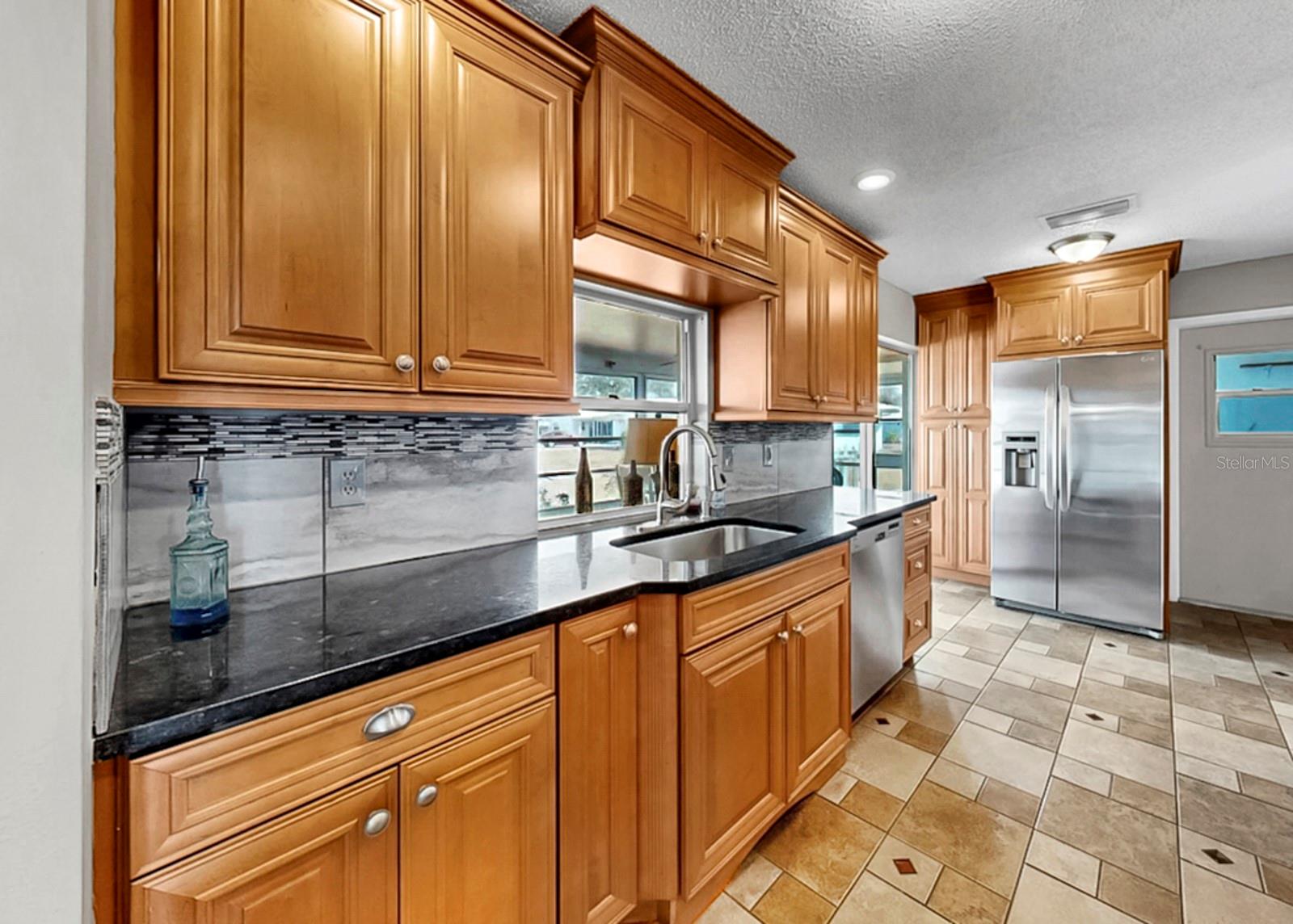 Image 16 of 60 For 4005 Palm Court