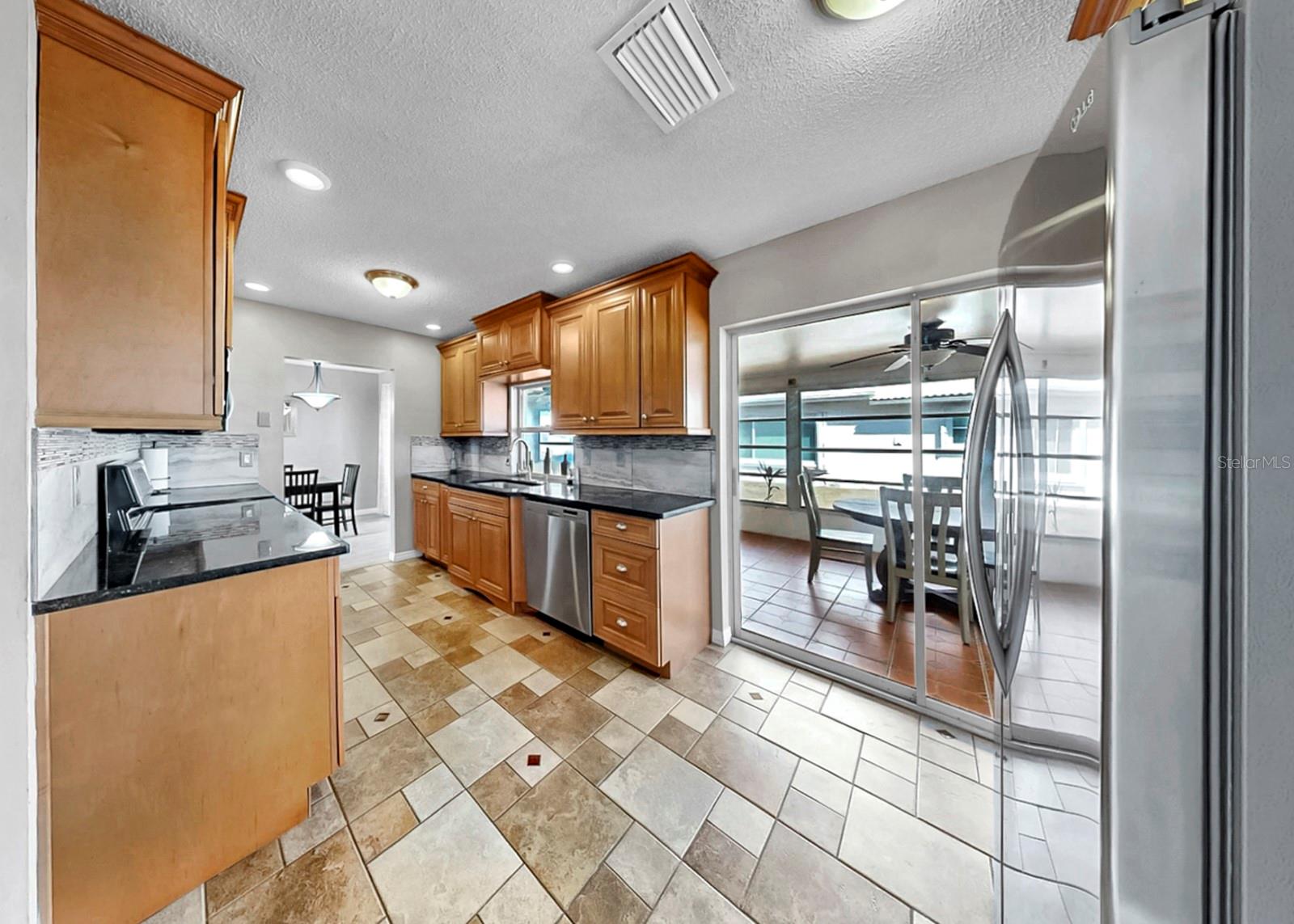 Image 19 of 60 For 4005 Palm Court