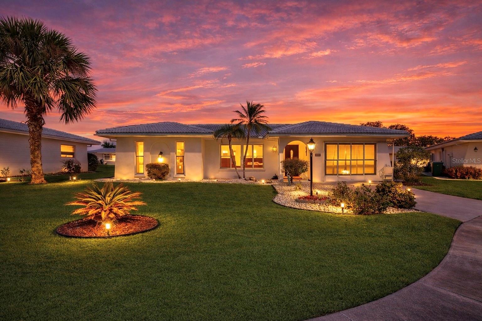 Image 2 of 60 For 4005 Palm Court