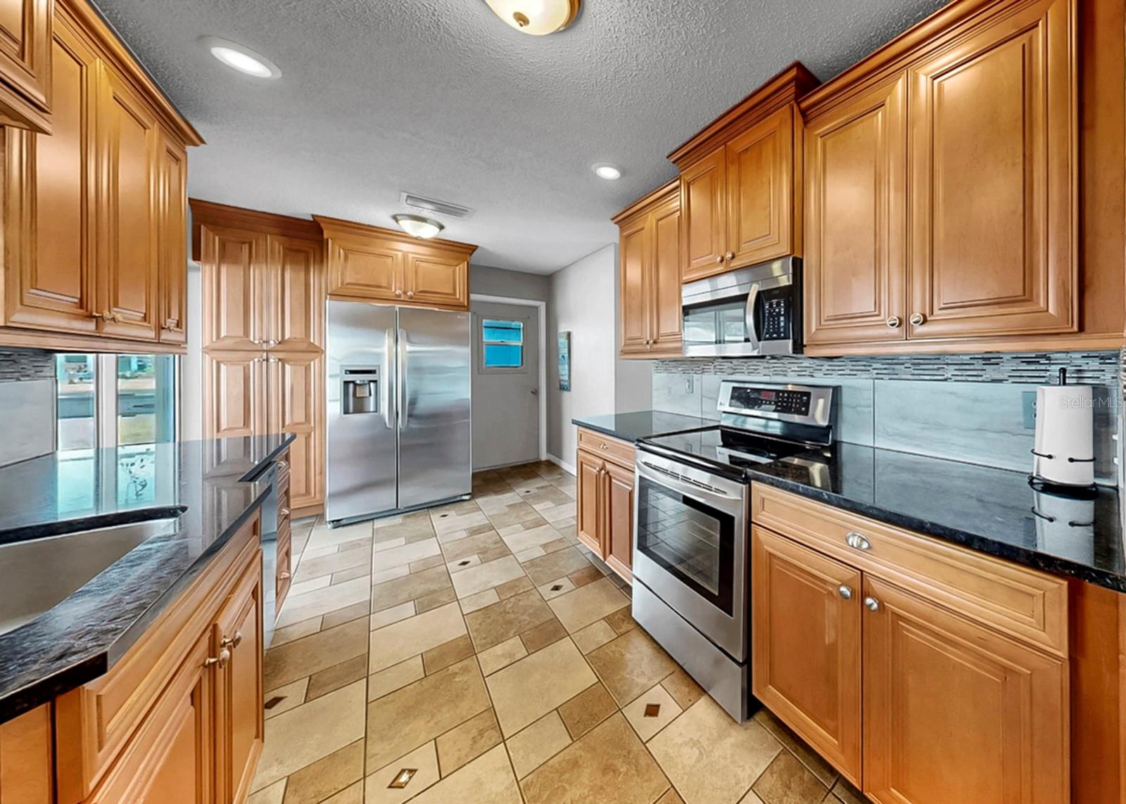 Image 20 of 60 For 4005 Palm Court