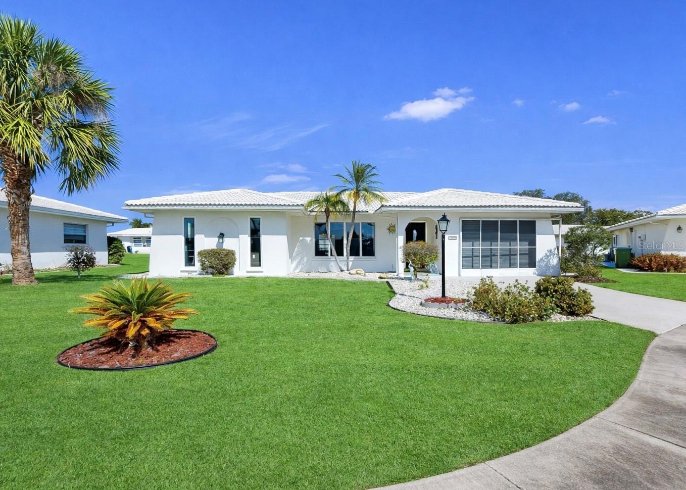 Image 3 of 60 For 4005 Palm Court