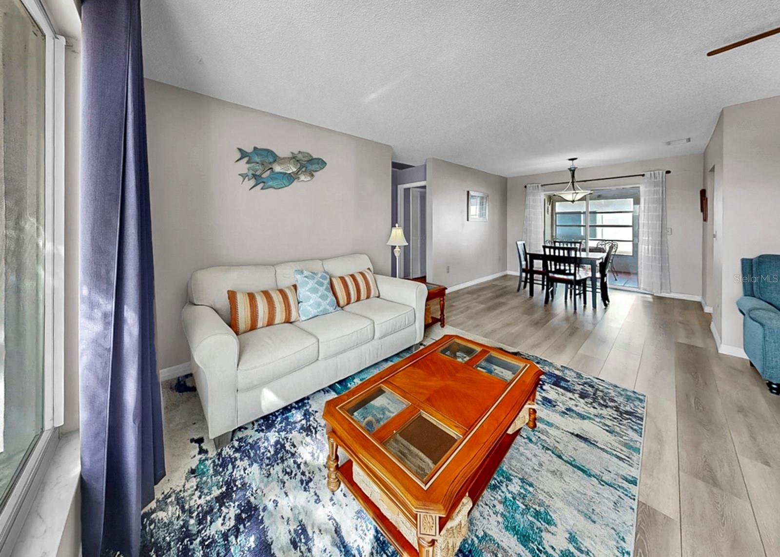 Image 5 of 60 For 4005 Palm Court