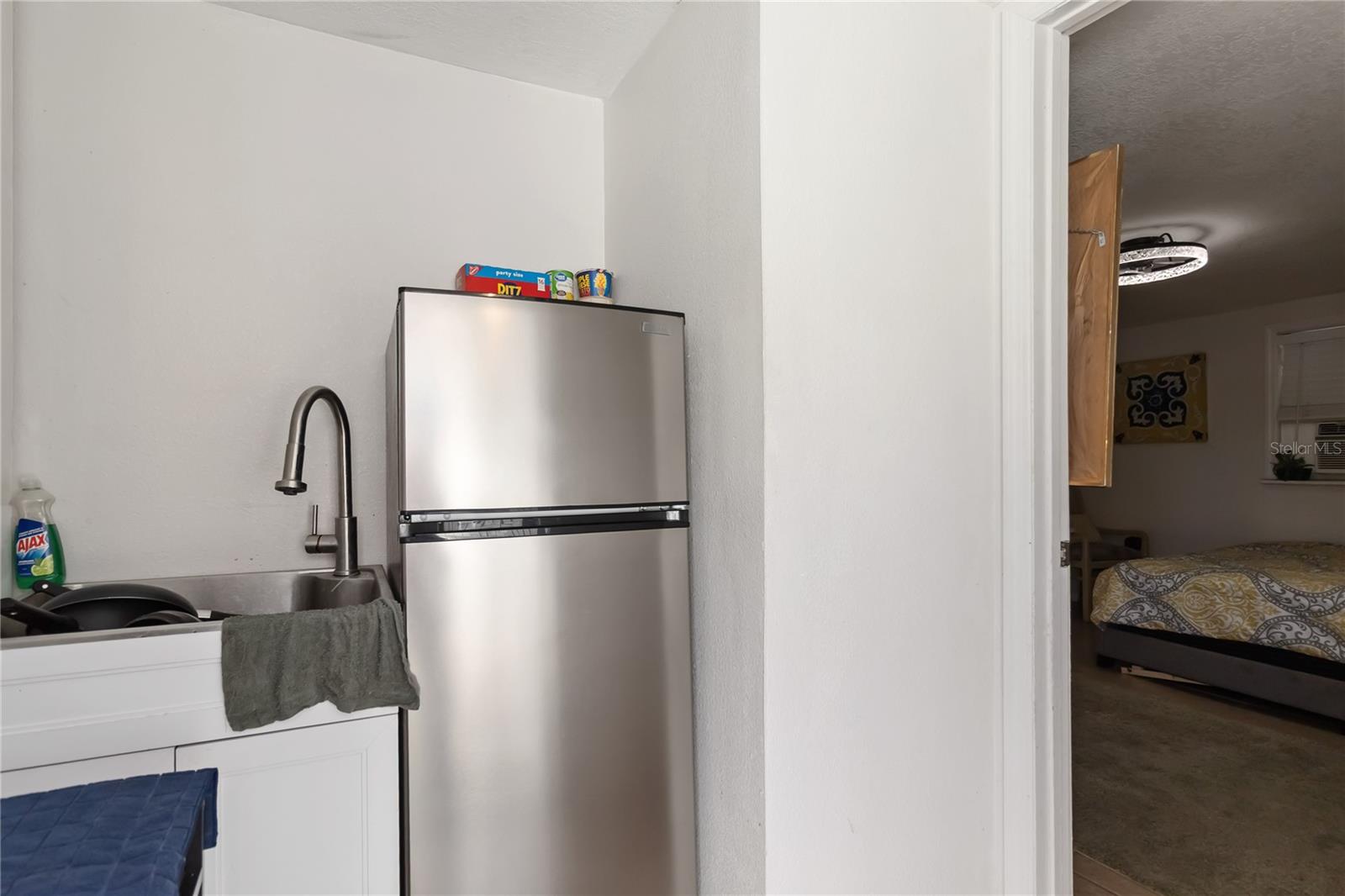 Image 10 of 29 For 710 Bay Street