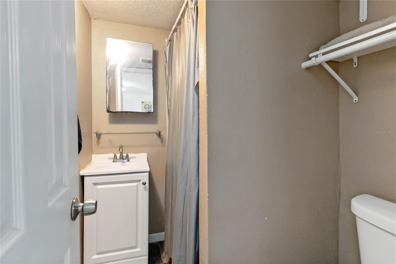 Image 13 of 29 For 710 Bay Street