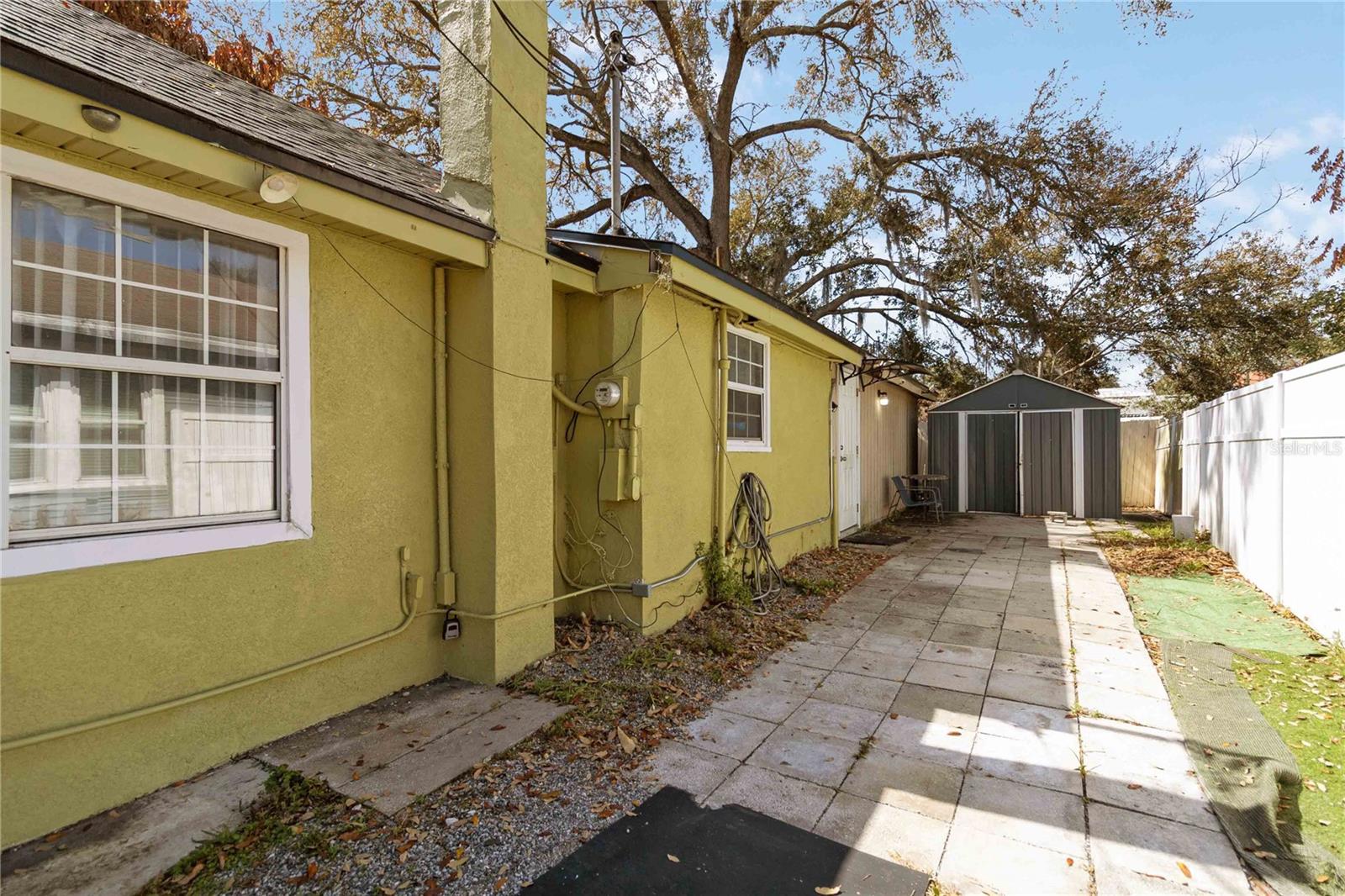 Image 17 of 29 For 710 Bay Street