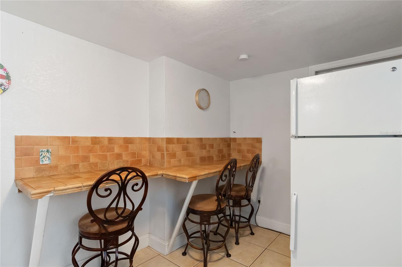 Image 7 of 29 For 710 Bay Street