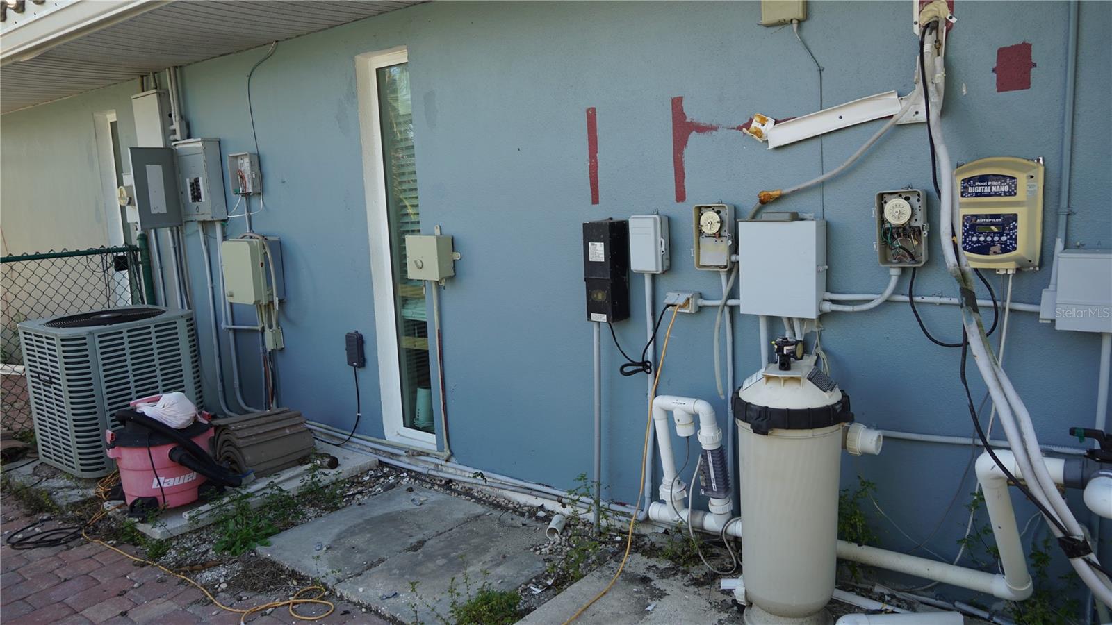 Image 10 of 23 For 286 Fields Terrace Se