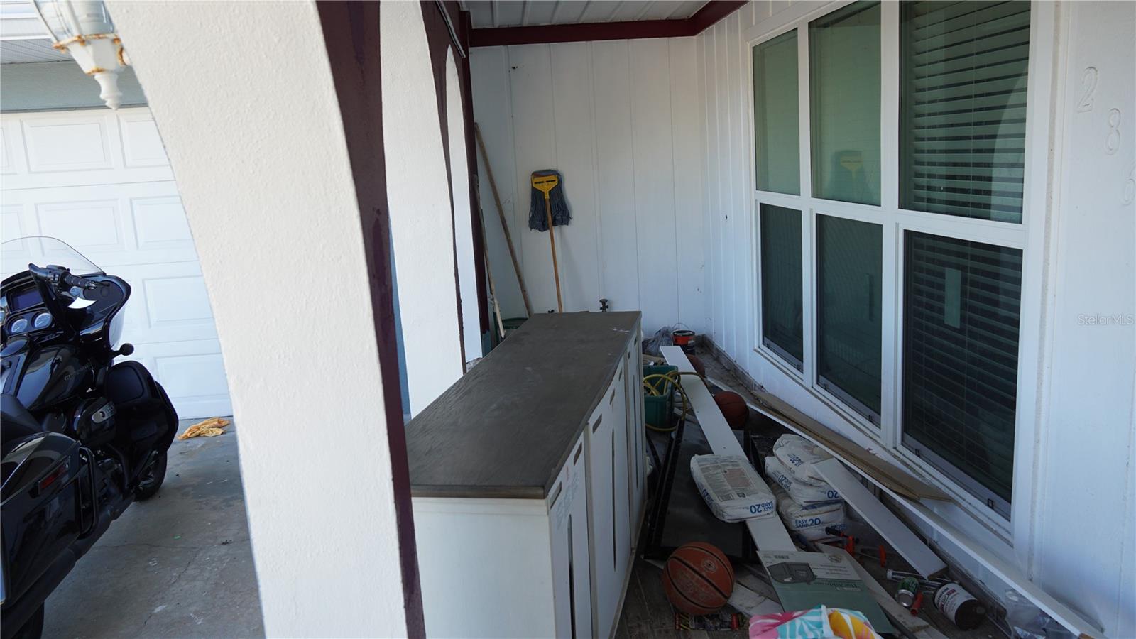 Image 11 of 23 For 286 Fields Terrace Se