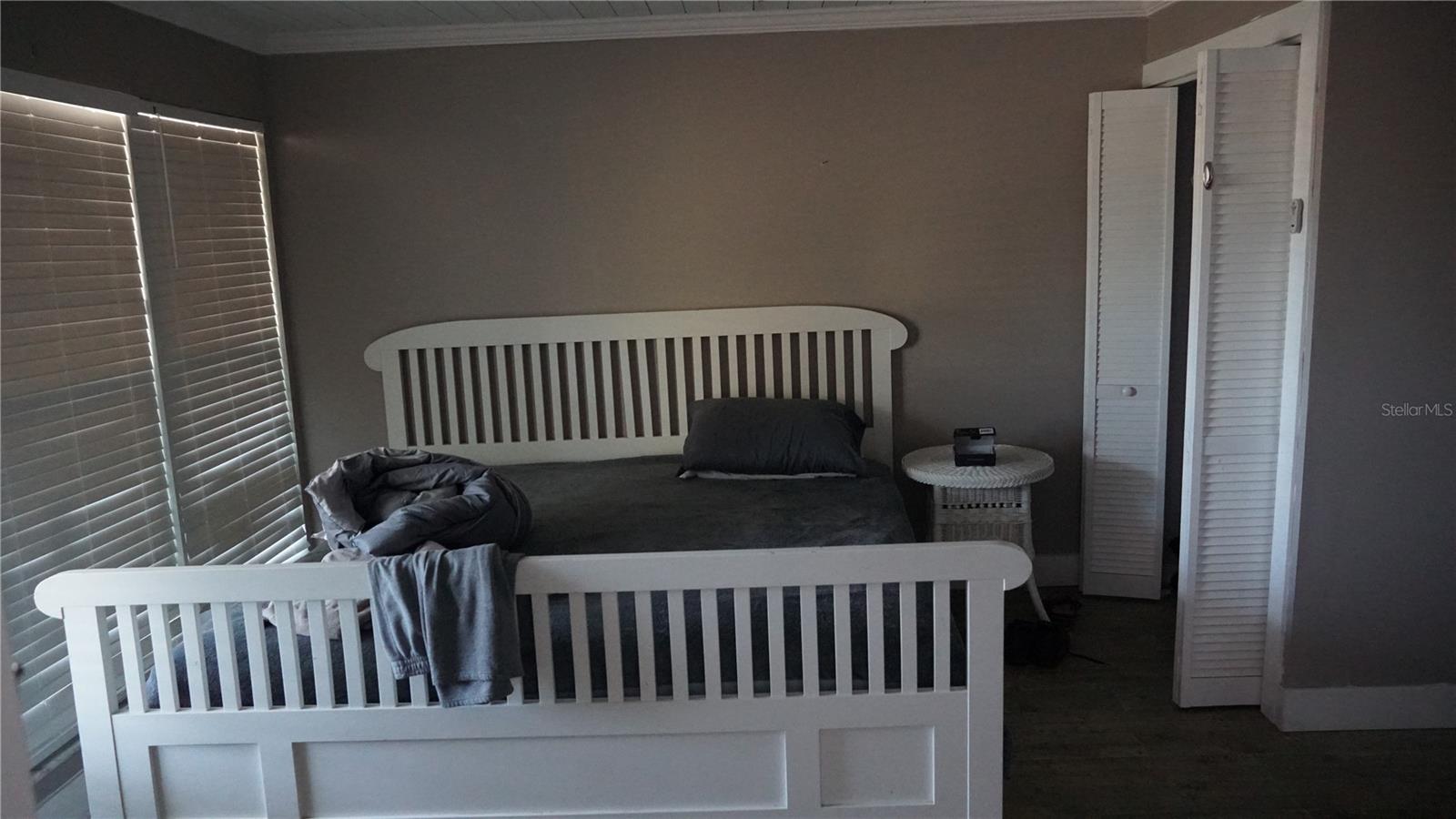 Image 12 of 23 For 286 Fields Terrace Se