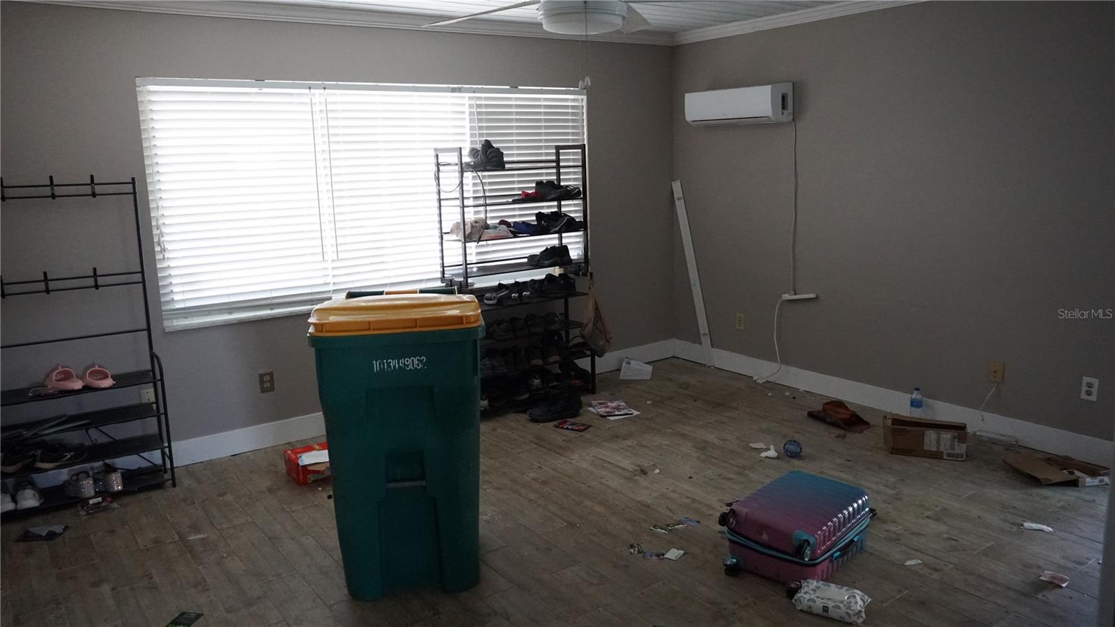 Image 14 of 23 For 286 Fields Terrace Se