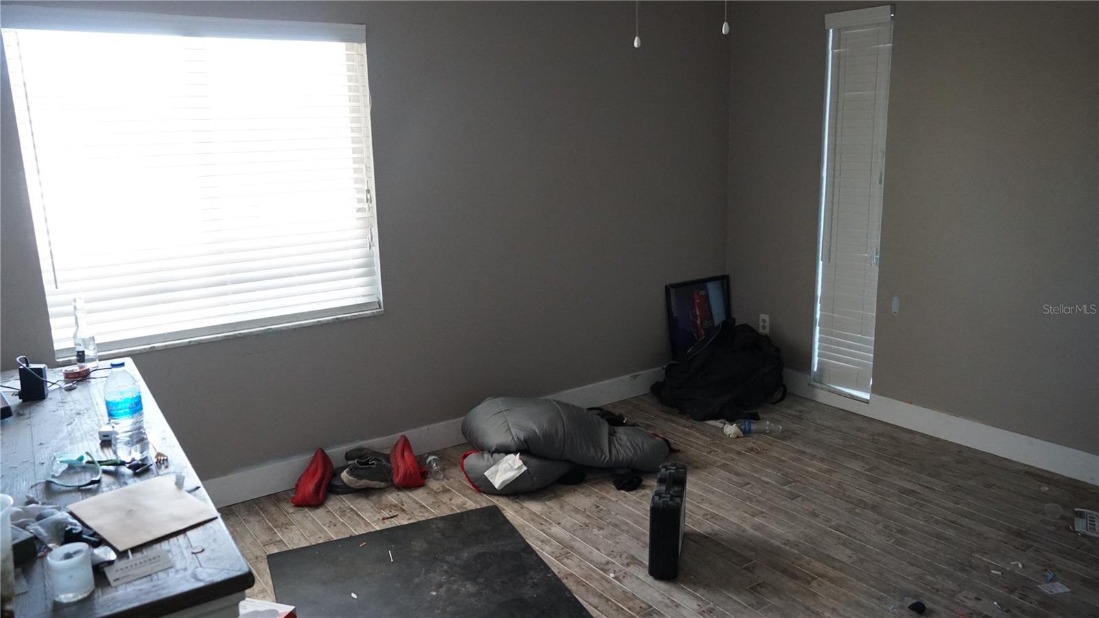 Image 18 of 23 For 286 Fields Terrace Se