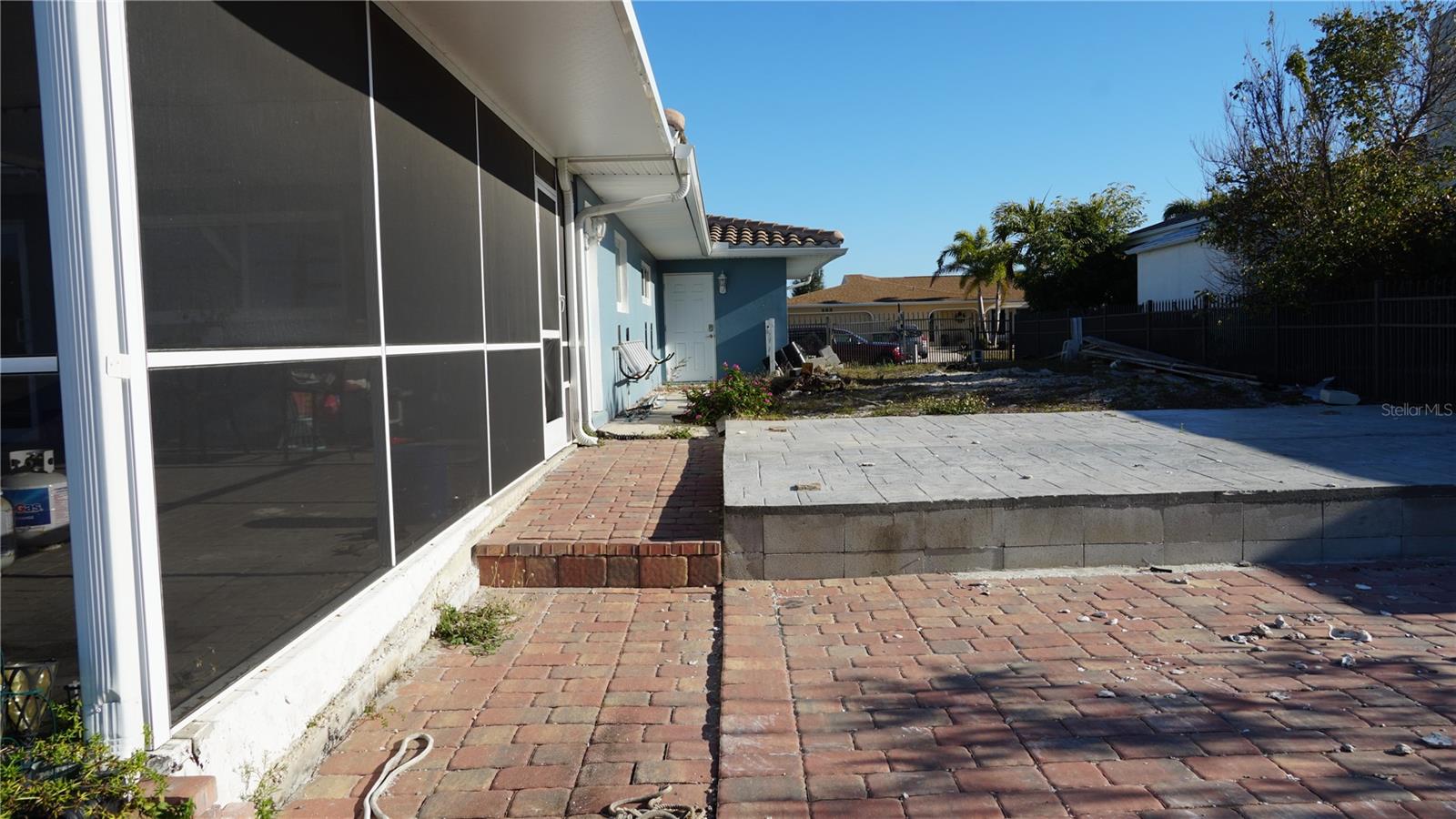 Image 3 of 23 For 286 Fields Terrace Se