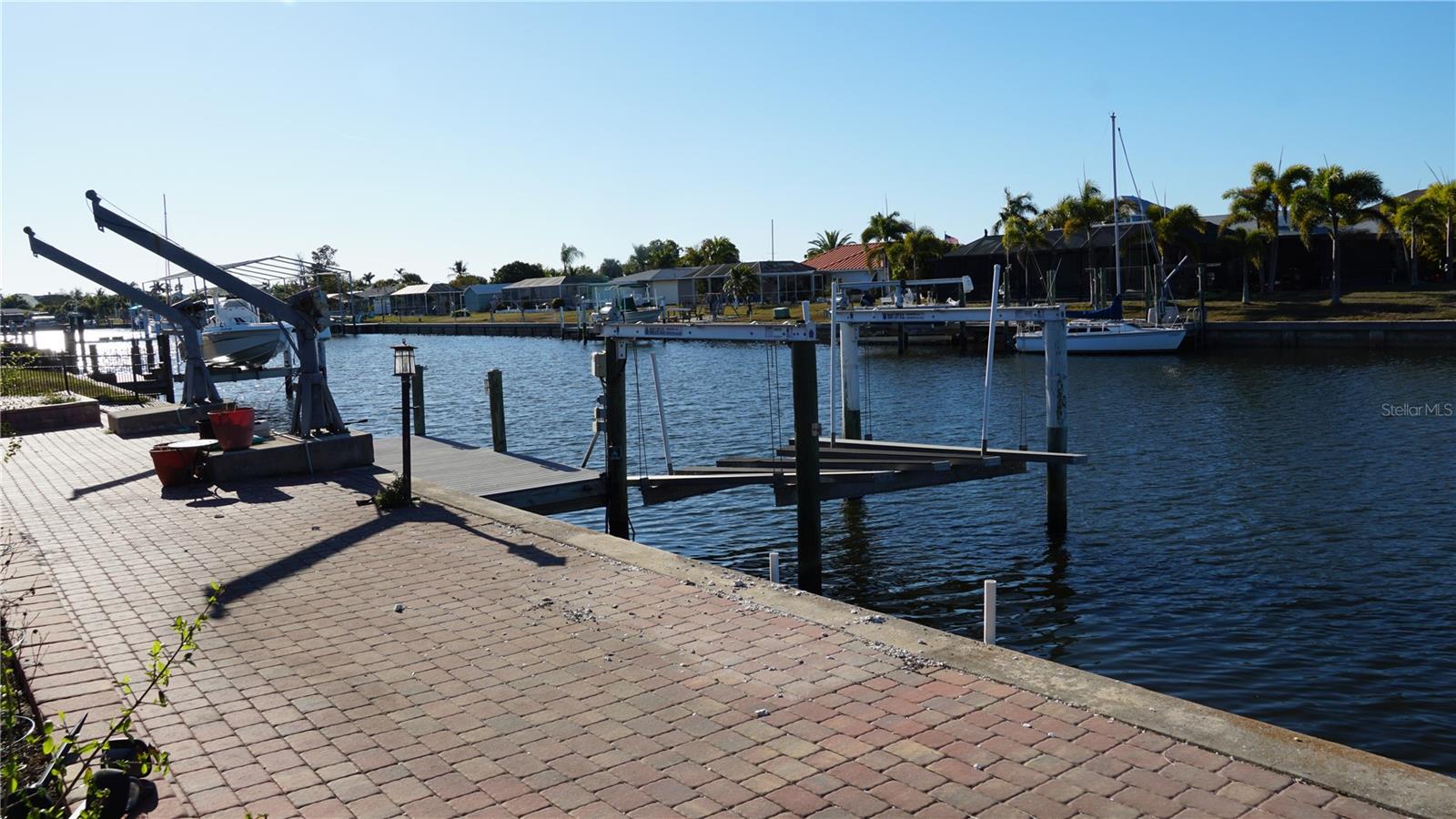 Image 5 of 23 For 286 Fields Terrace Se