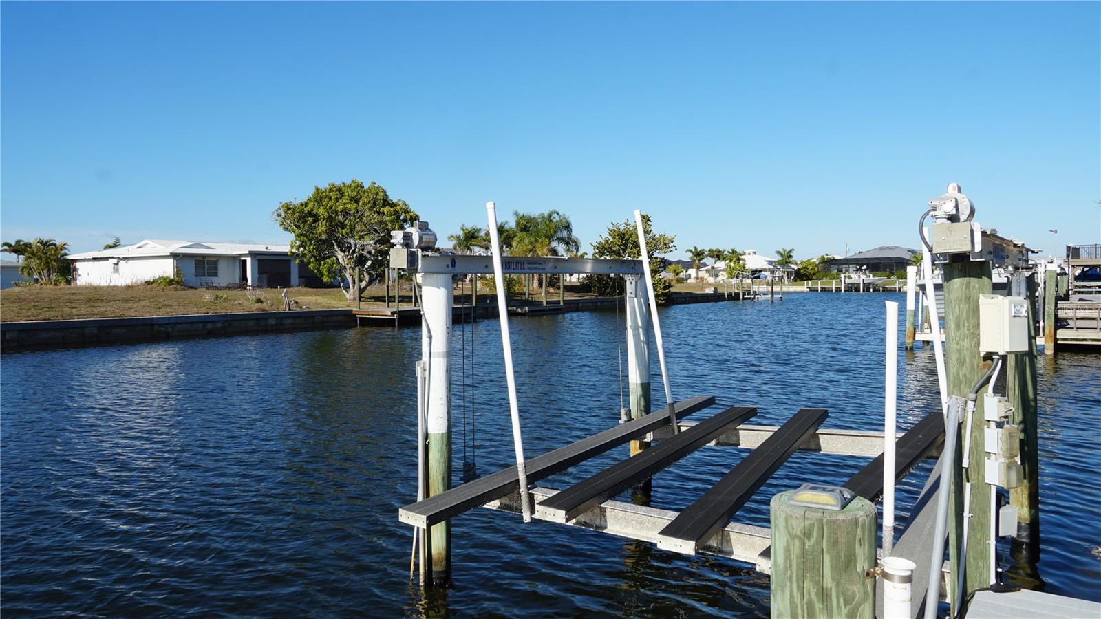 Image 7 of 23 For 286 Fields Terrace Se