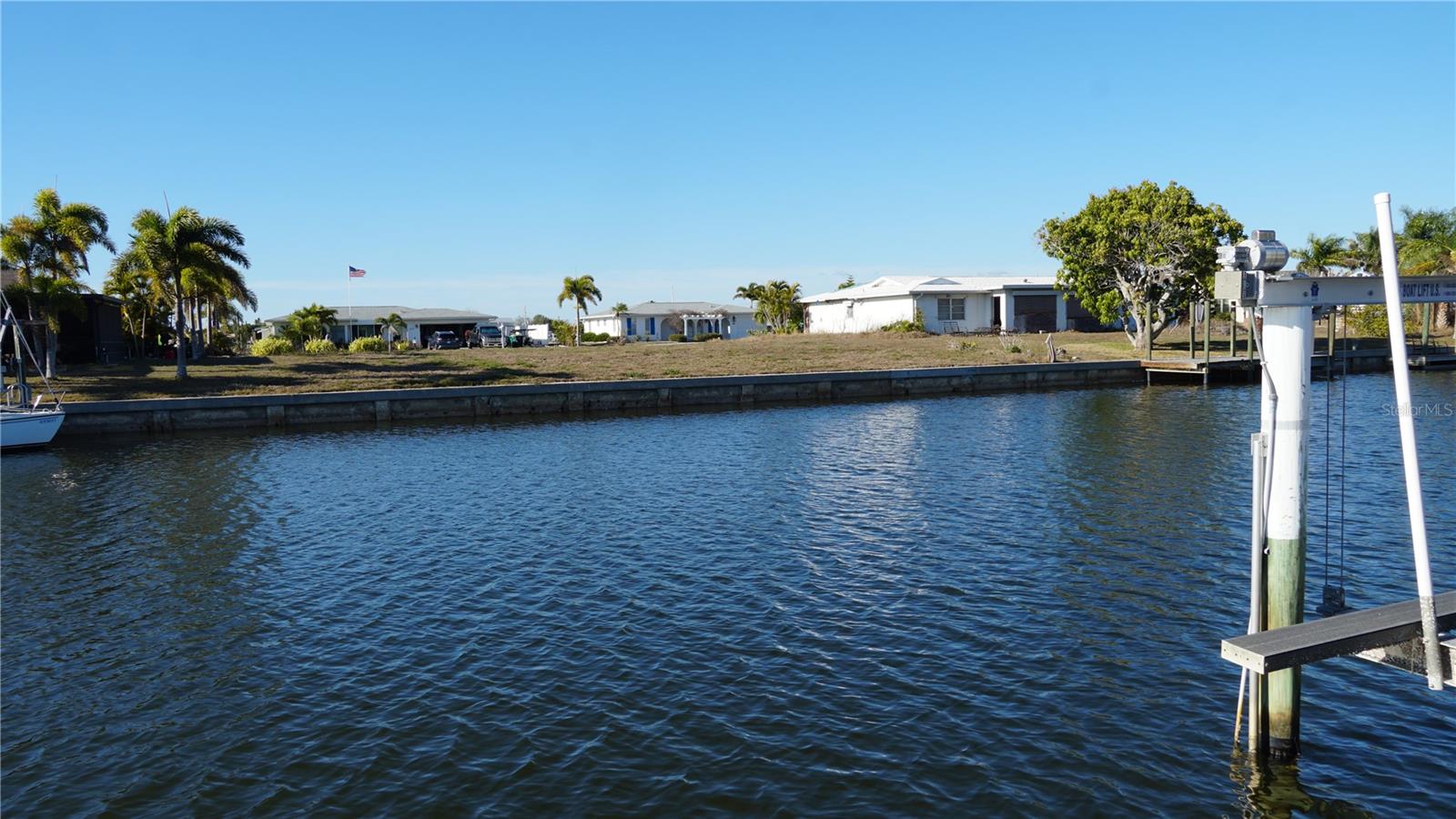 Image 8 of 23 For 286 Fields Terrace Se