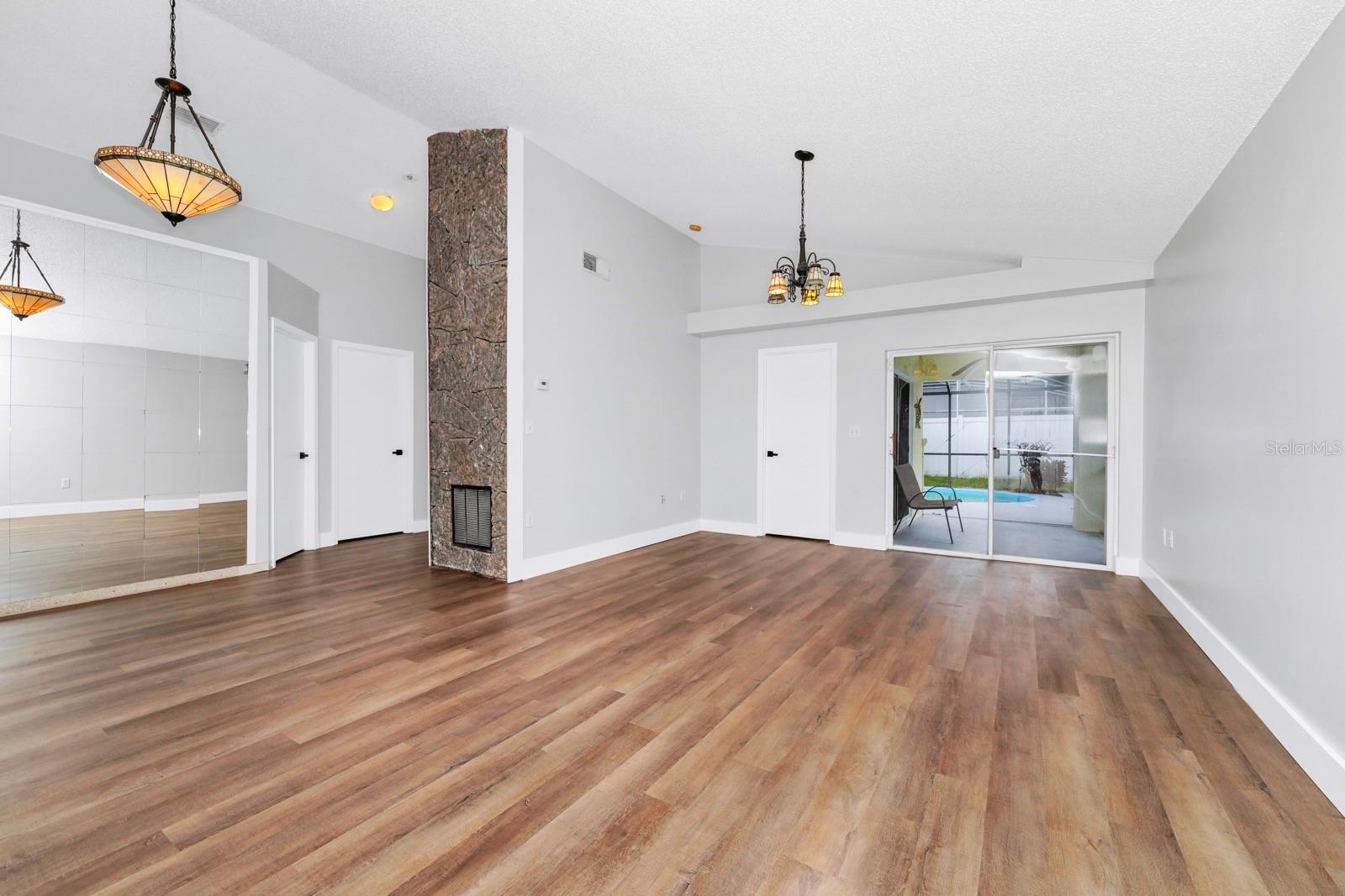 Image 4 of 36 For 4314 Bay Vista Drive