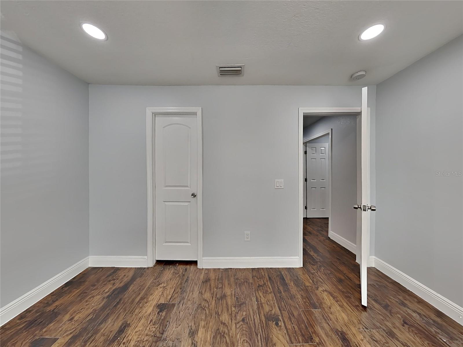 Image 16 of 22 For 3979 Versailles Drive 3979f