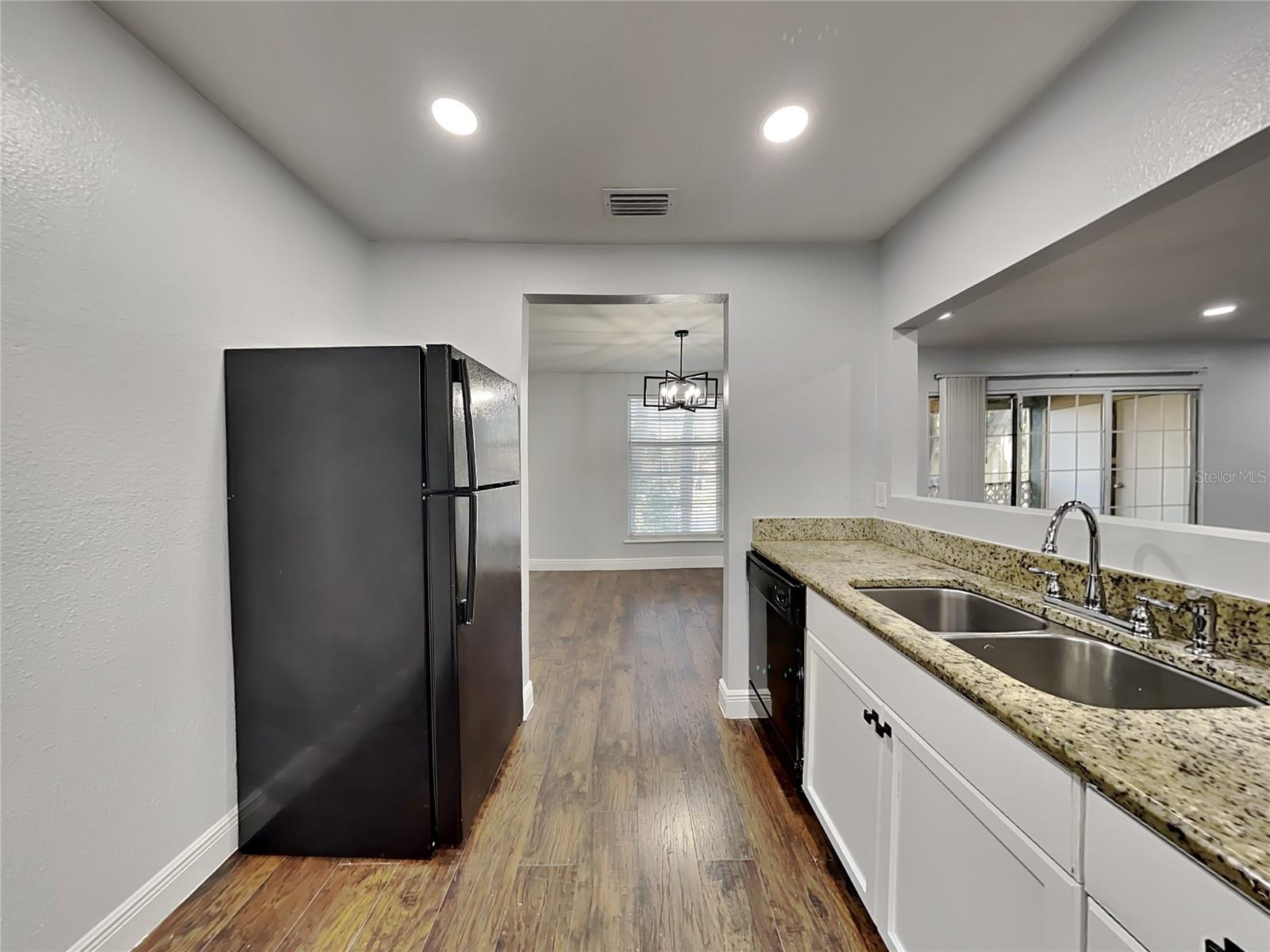 Image 6 of 22 For 3979 Versailles Drive 3979f