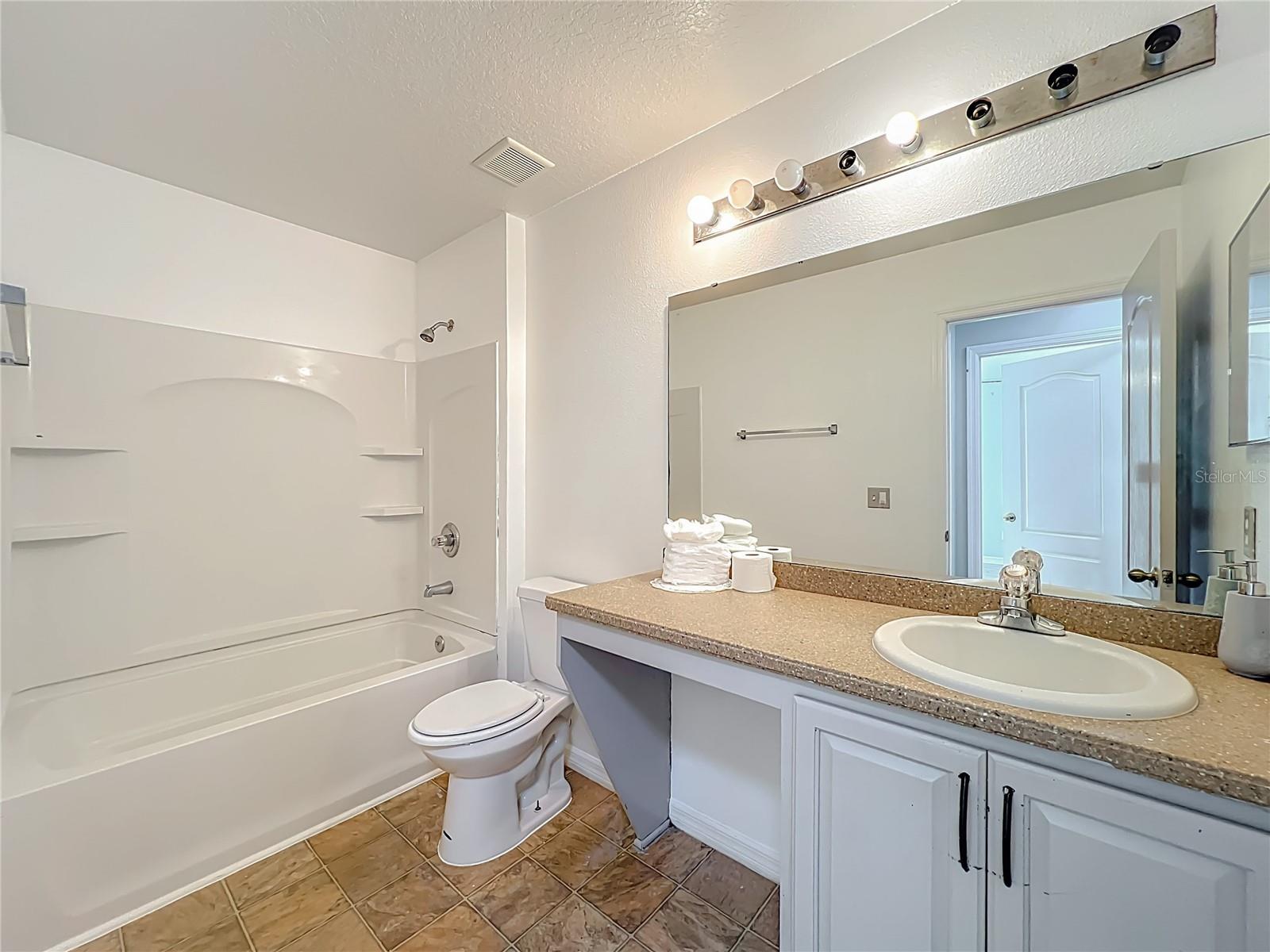 Image 43 of 49 For 2735 Grassmoor Loop