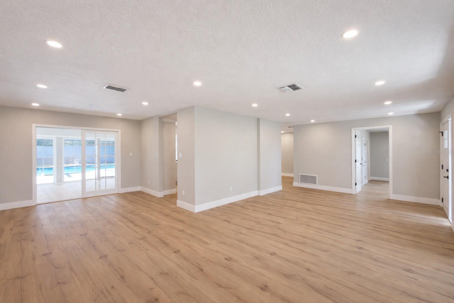 Image 11 of 29 For 858 Errol Parkway