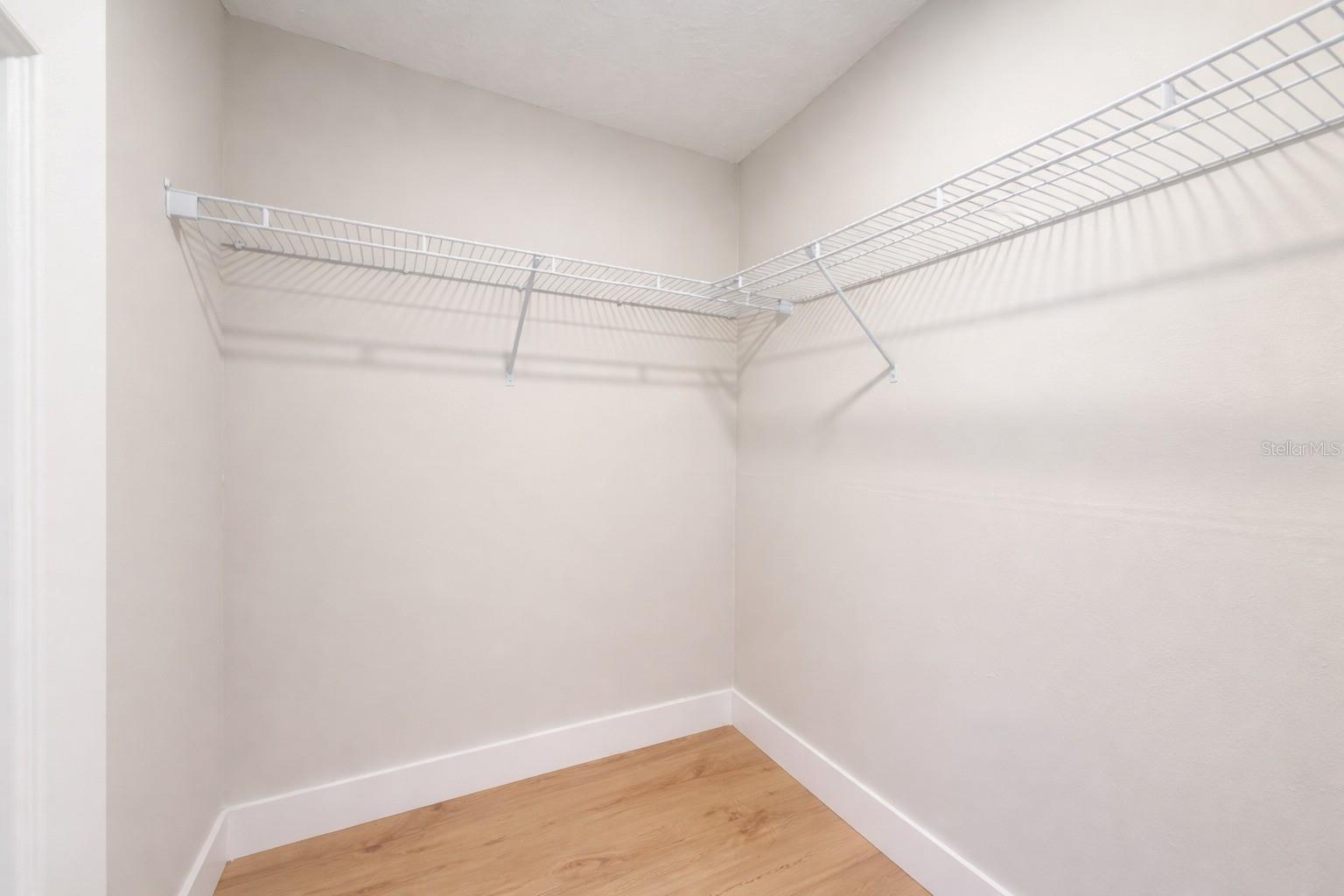 Image 24 of 29 For 858 Errol Parkway