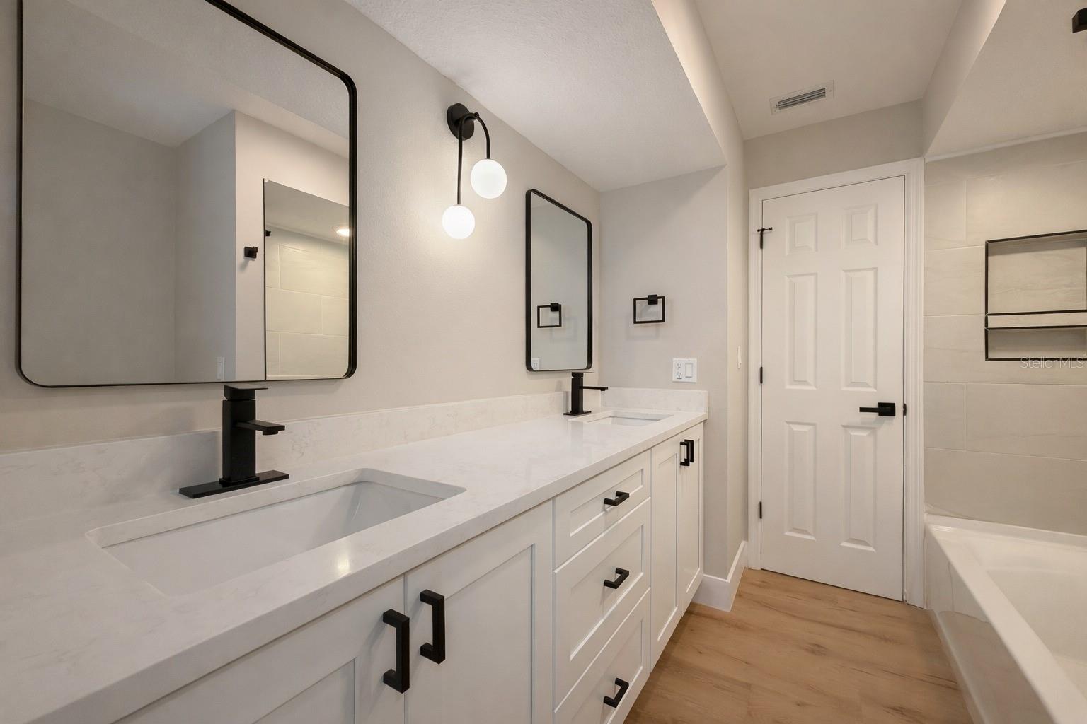 Image 26 of 29 For 858 Errol Parkway