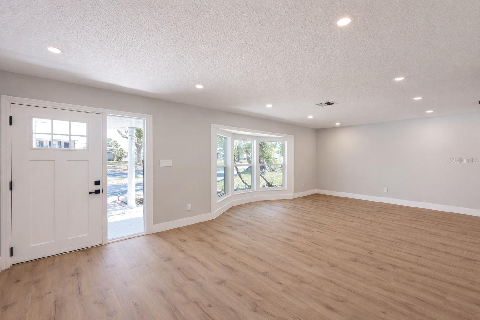 Image 8 of 29 For 858 Errol Parkway