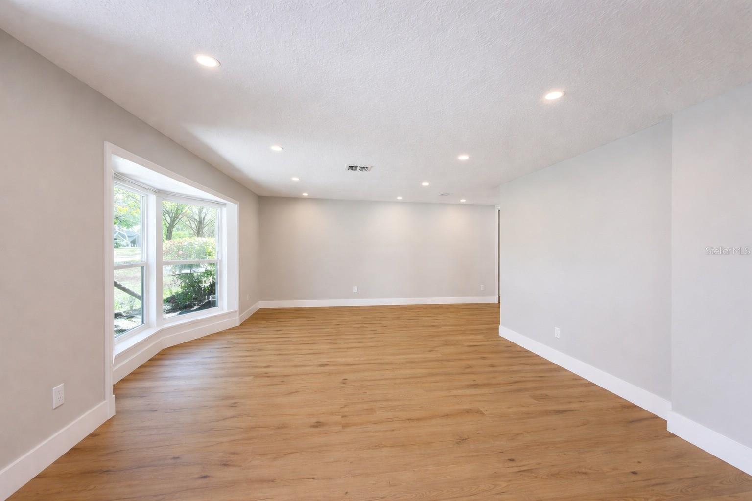 Image 9 of 29 For 858 Errol Parkway