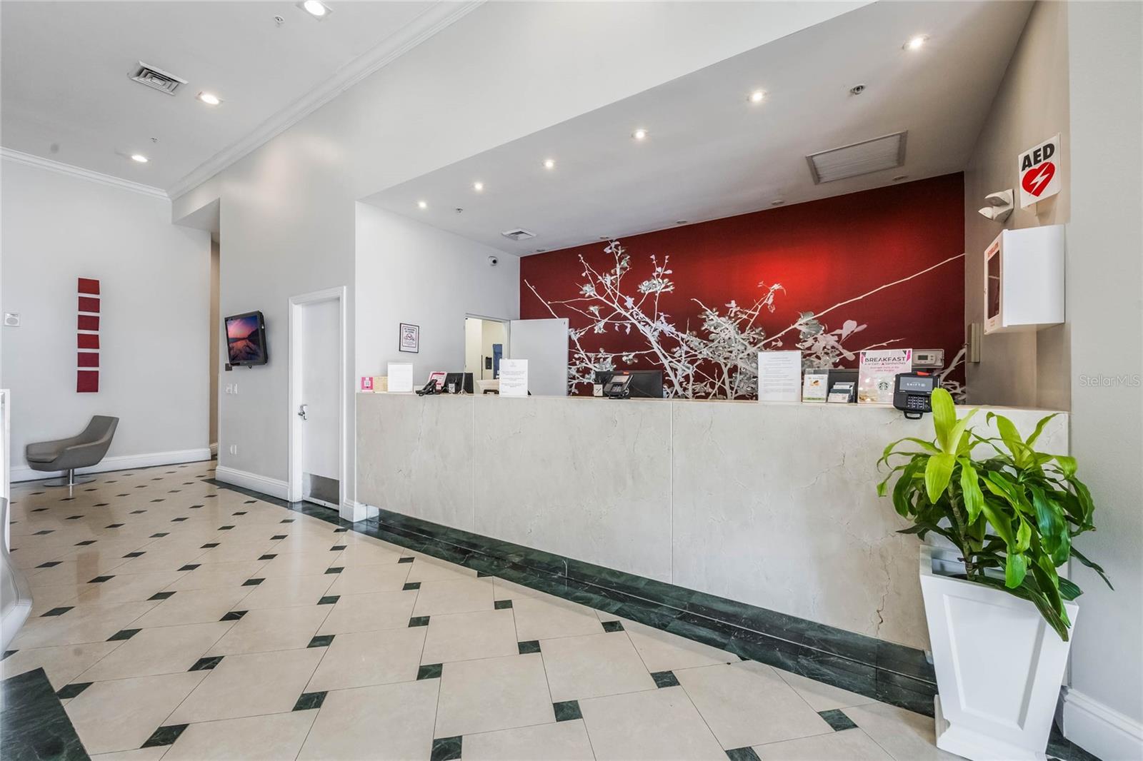 Image 32 of 43 For 7383 Universal Boulevard 710