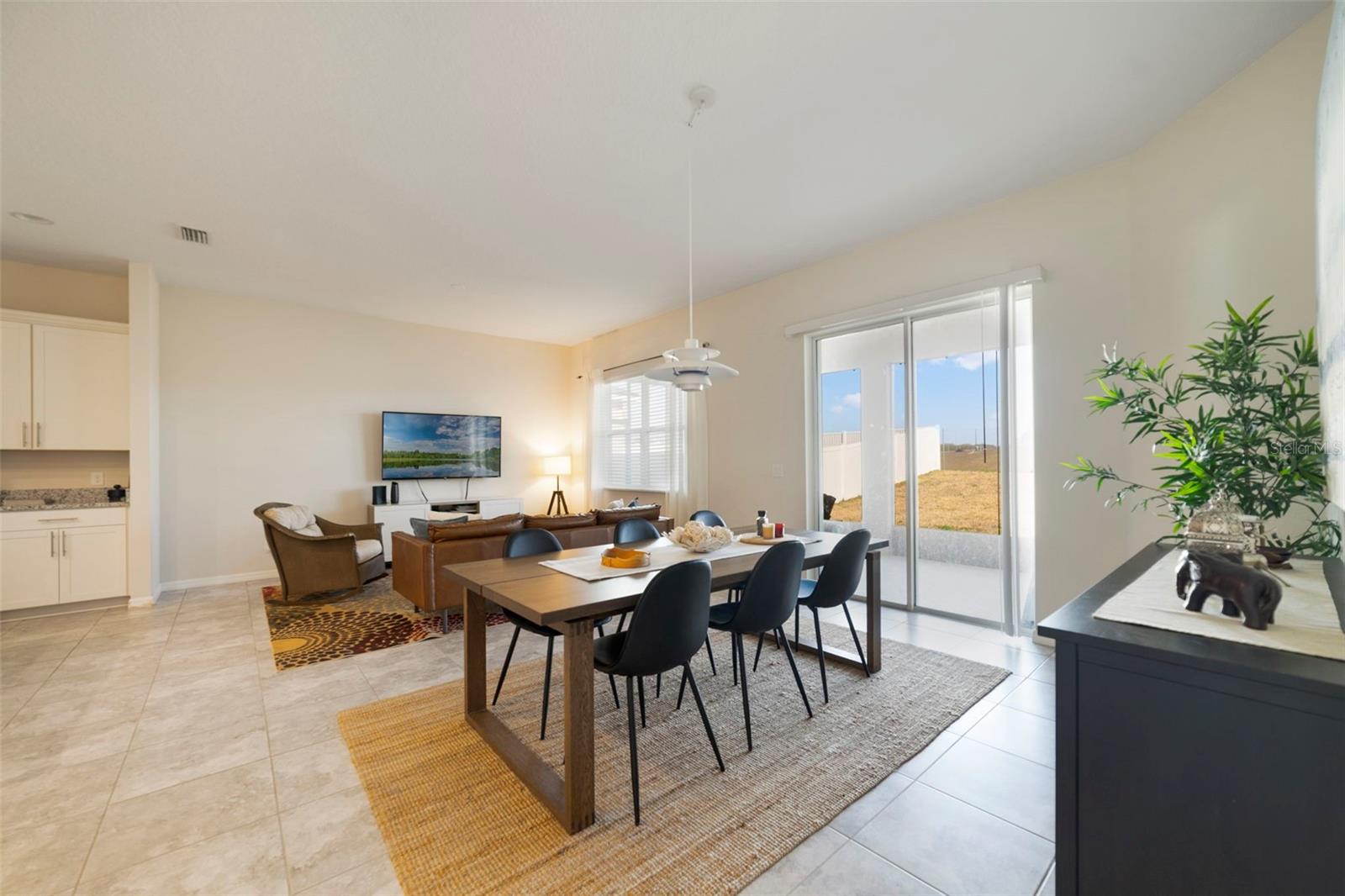 Image 5 of 31 For 758 Grand Hilltop Drive