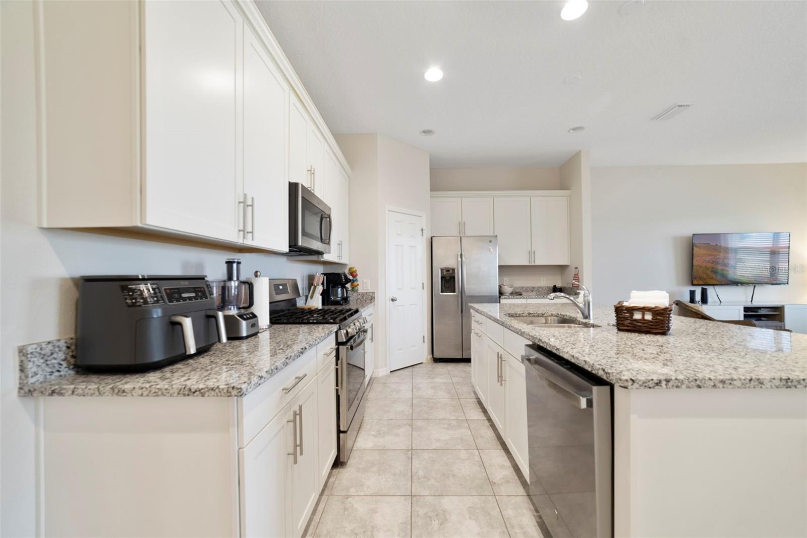 Image 7 of 31 For 758 Grand Hilltop Drive