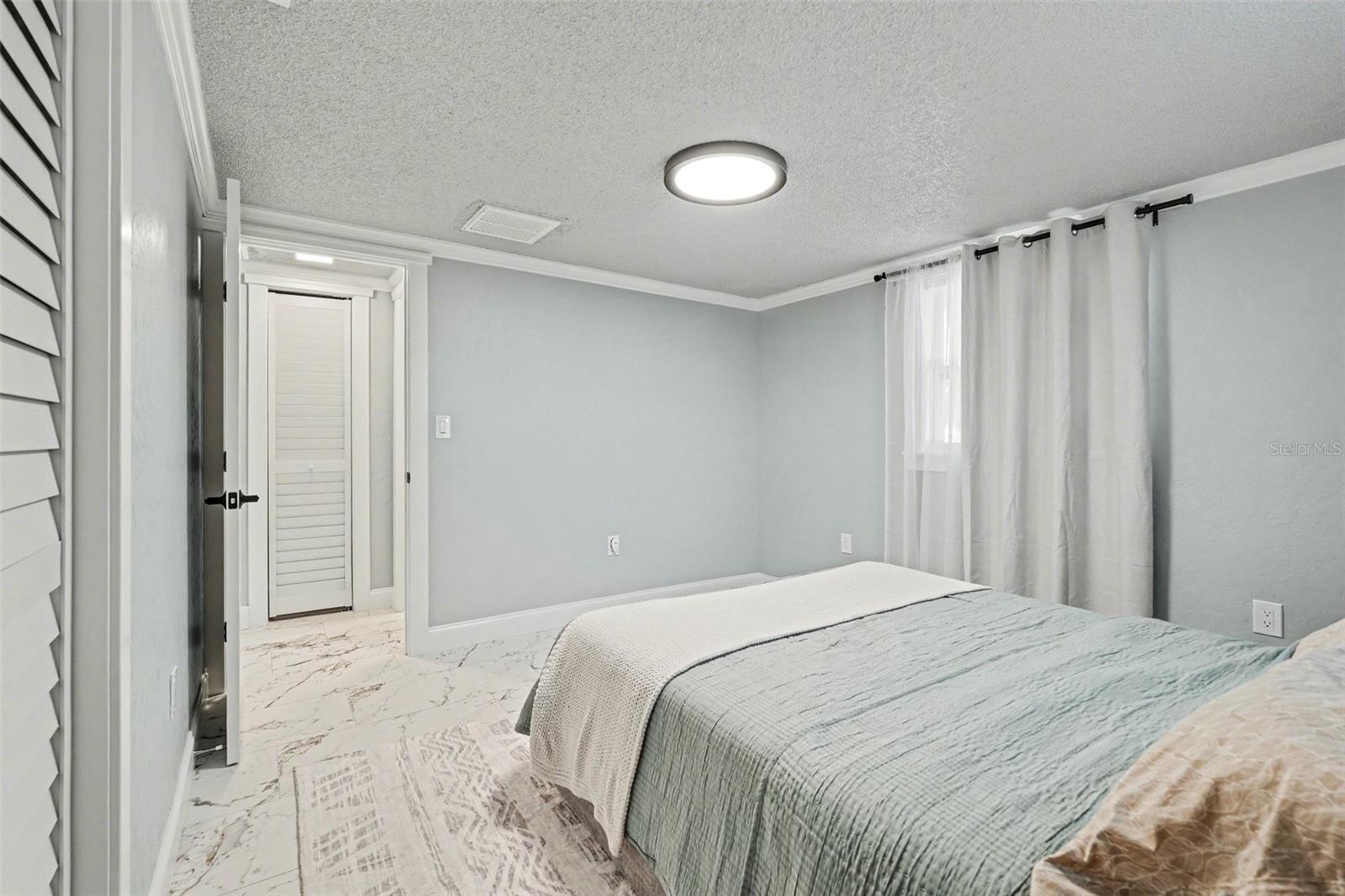 Image 10 of 25 For 7253 Dianne Drive