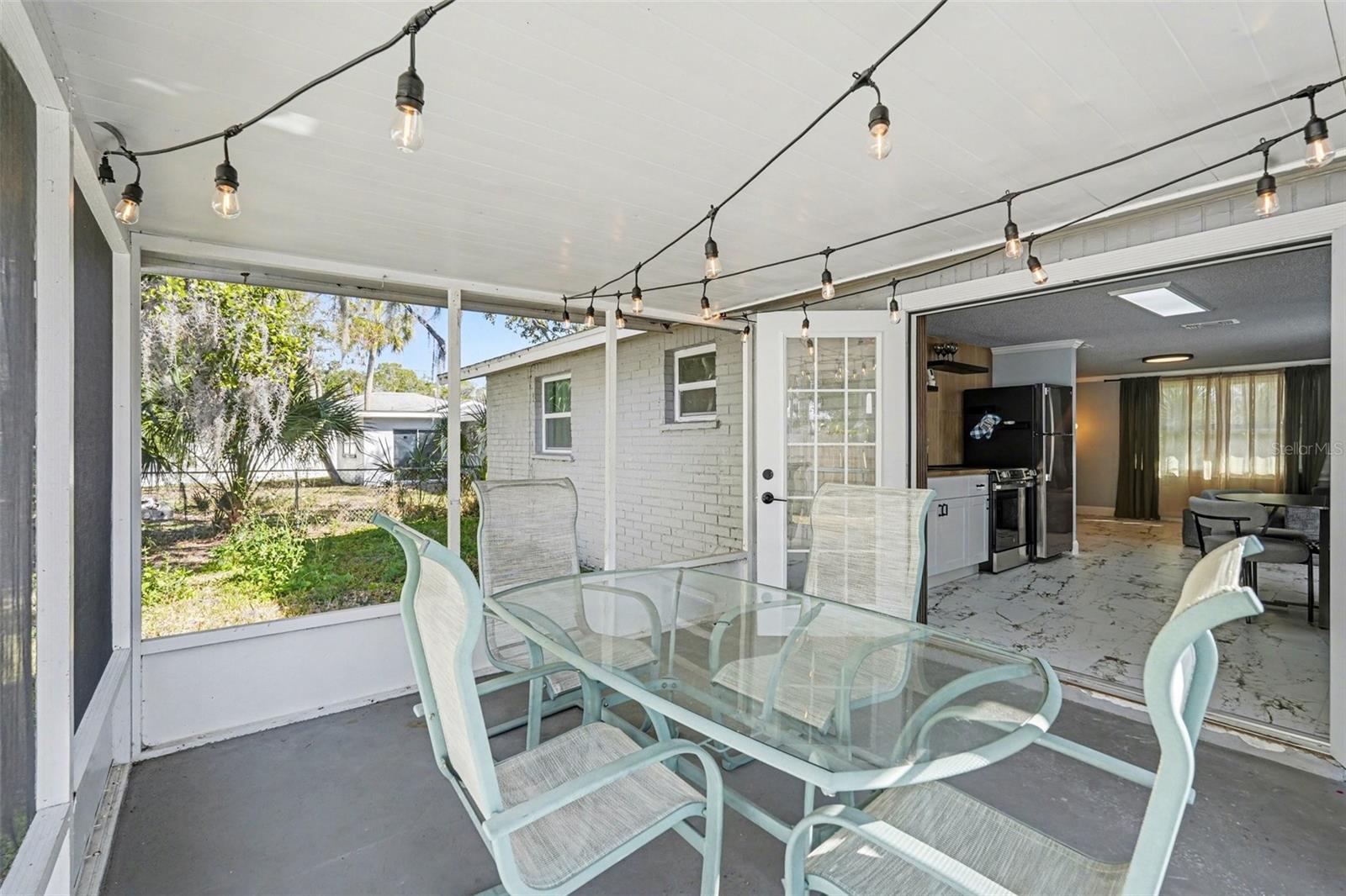 Image 14 of 25 For 7253 Dianne Drive