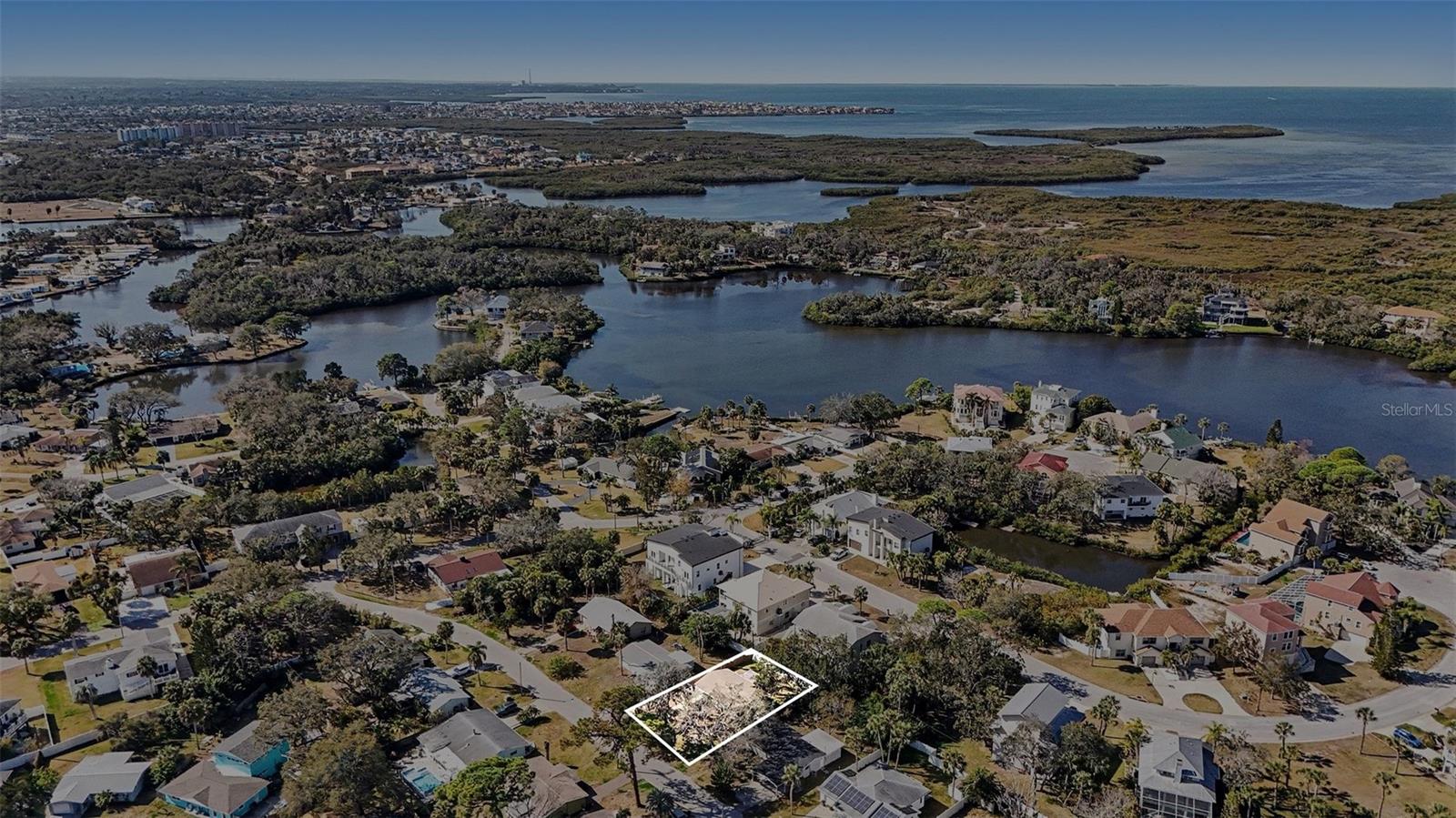 Image 21 of 25 For 7253 Dianne Drive