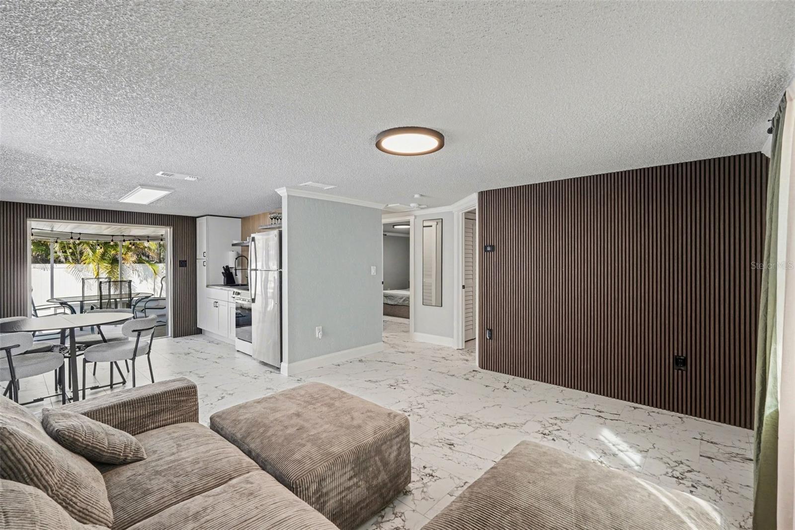 Image 3 of 25 For 7253 Dianne Drive