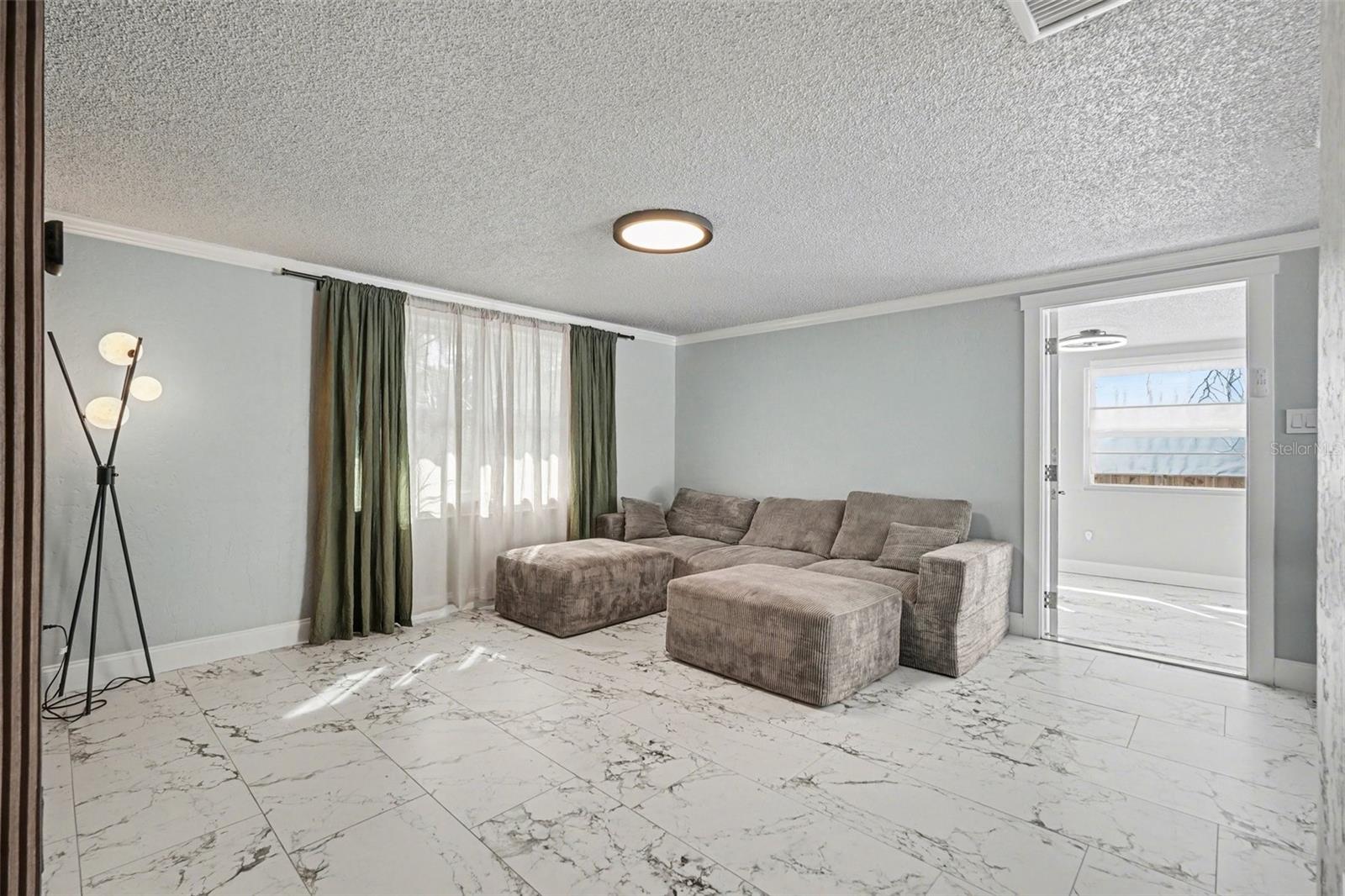 Image 8 of 25 For 7253 Dianne Drive