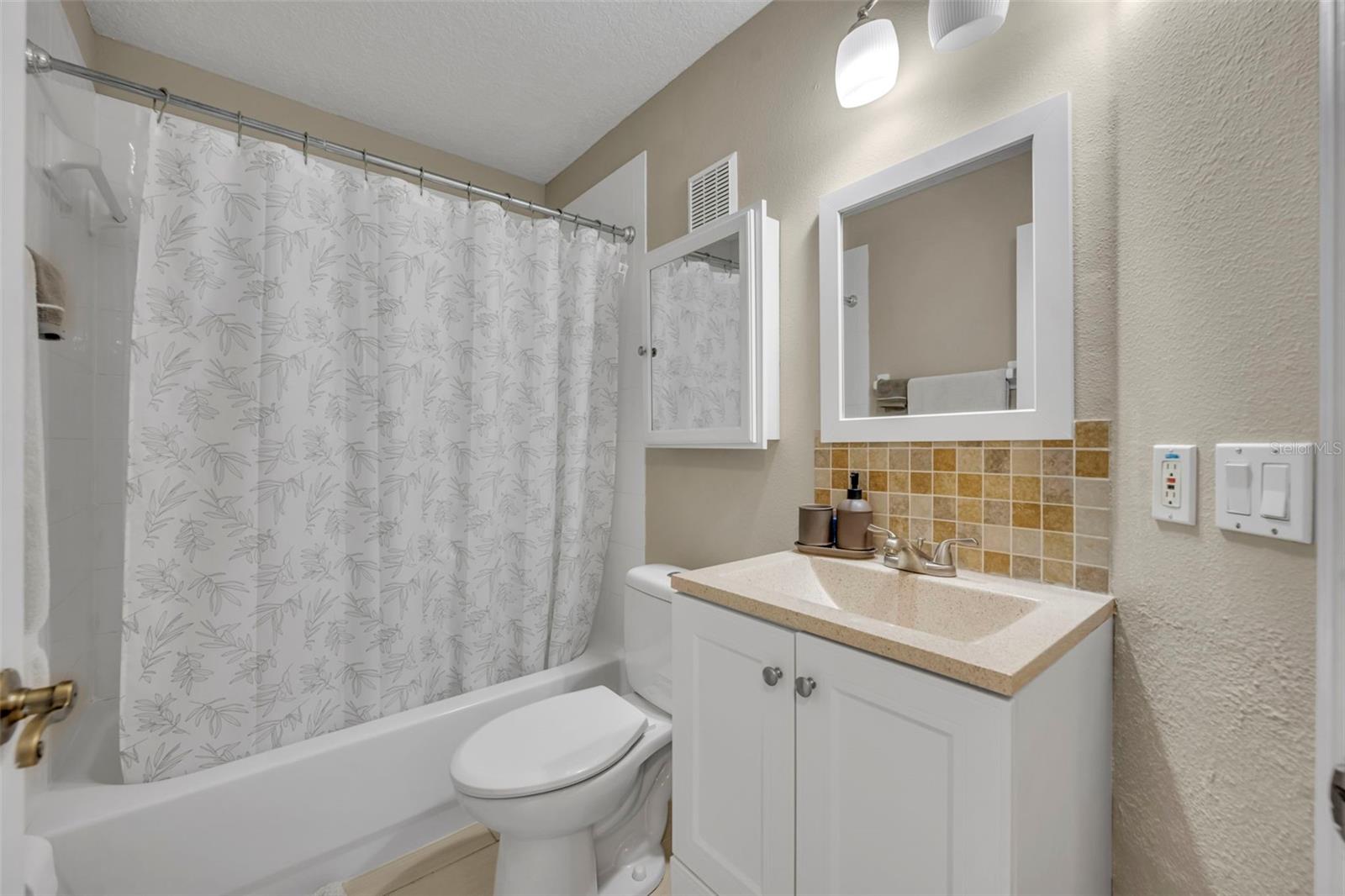 Image 18 of 23 For 676 Sandy Neck Lane 102