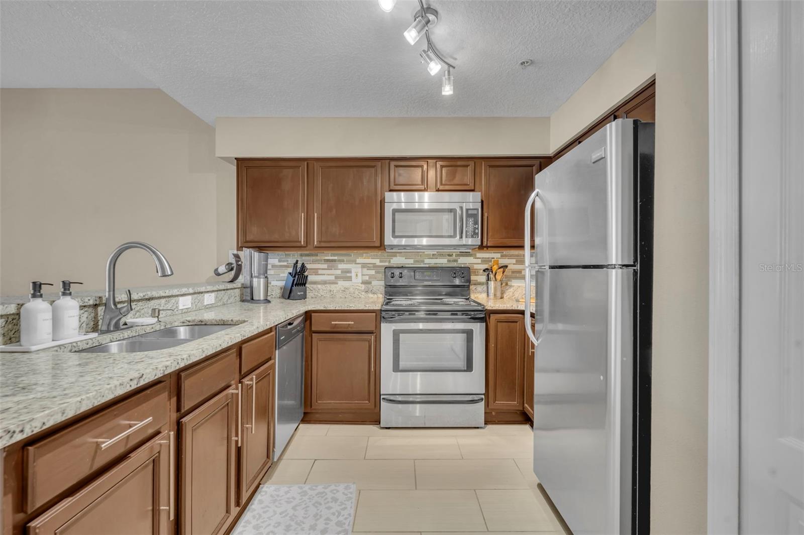 Image 4 of 23 For 676 Sandy Neck Lane 102