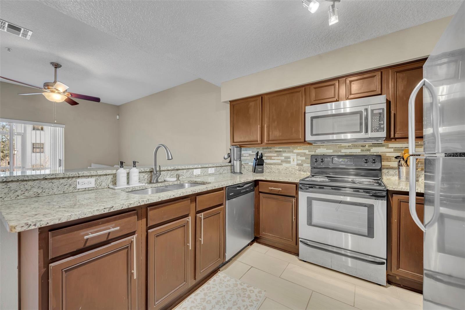 Image 7 of 23 For 676 Sandy Neck Lane 102